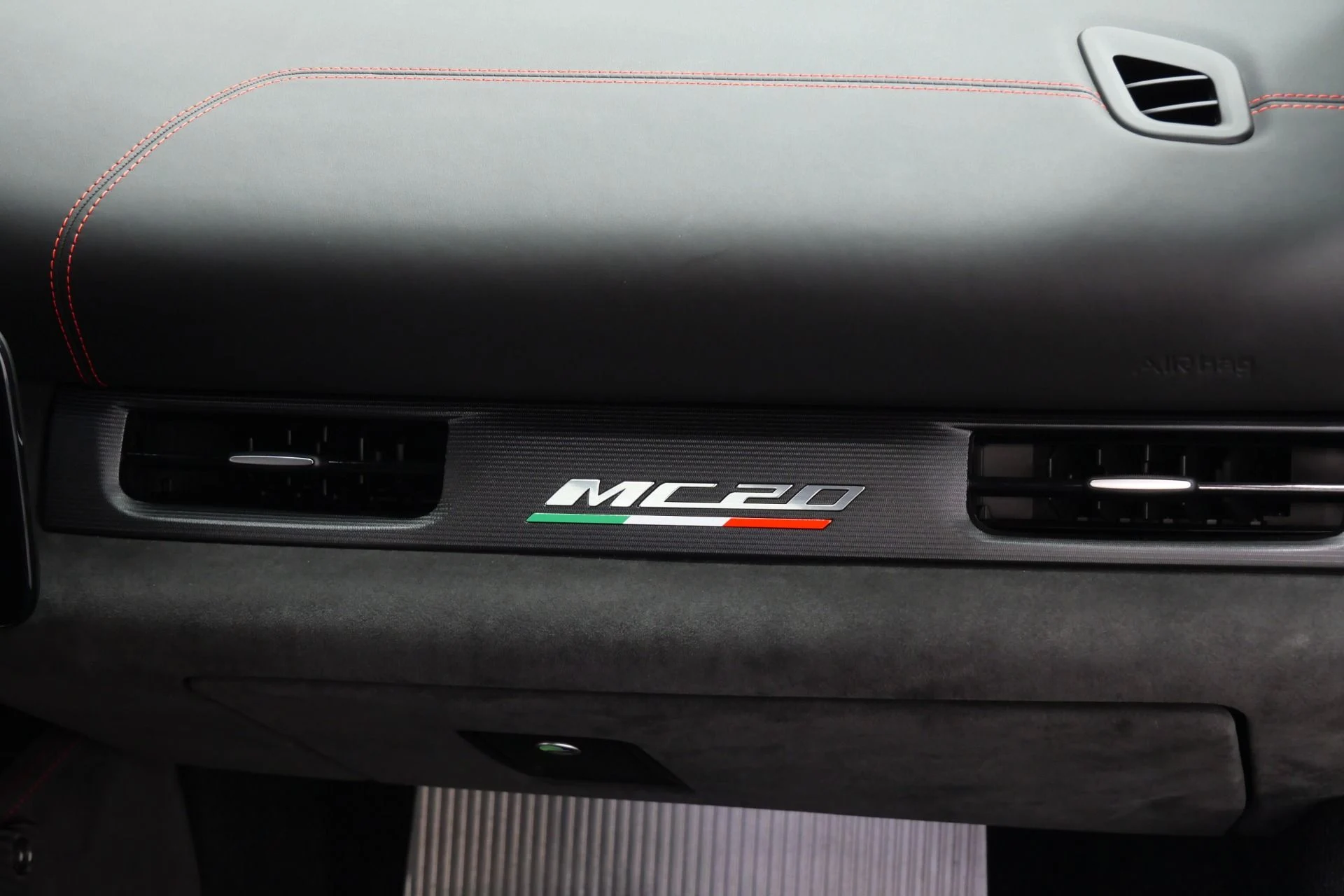 mph029_2097218186_Used_2022_Maserati_MC_20_Amazing_Color_Full_Leather_Interior_Forged_Wheels_1773426495_dc899058b8