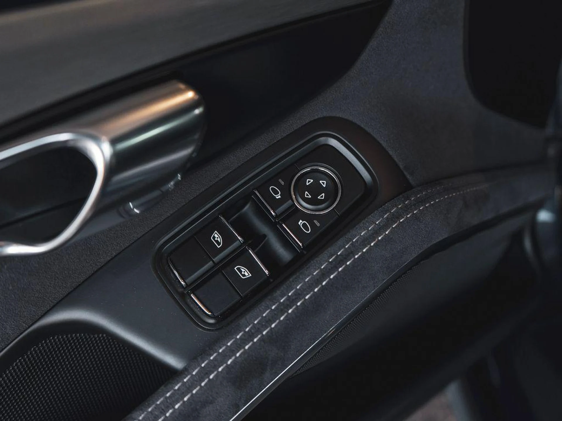 mph029_2101616915_9_Grf_WRL_3ra_Xh_MJYV_Mi_FP_0im_L_Ud_U_ed40f1909e