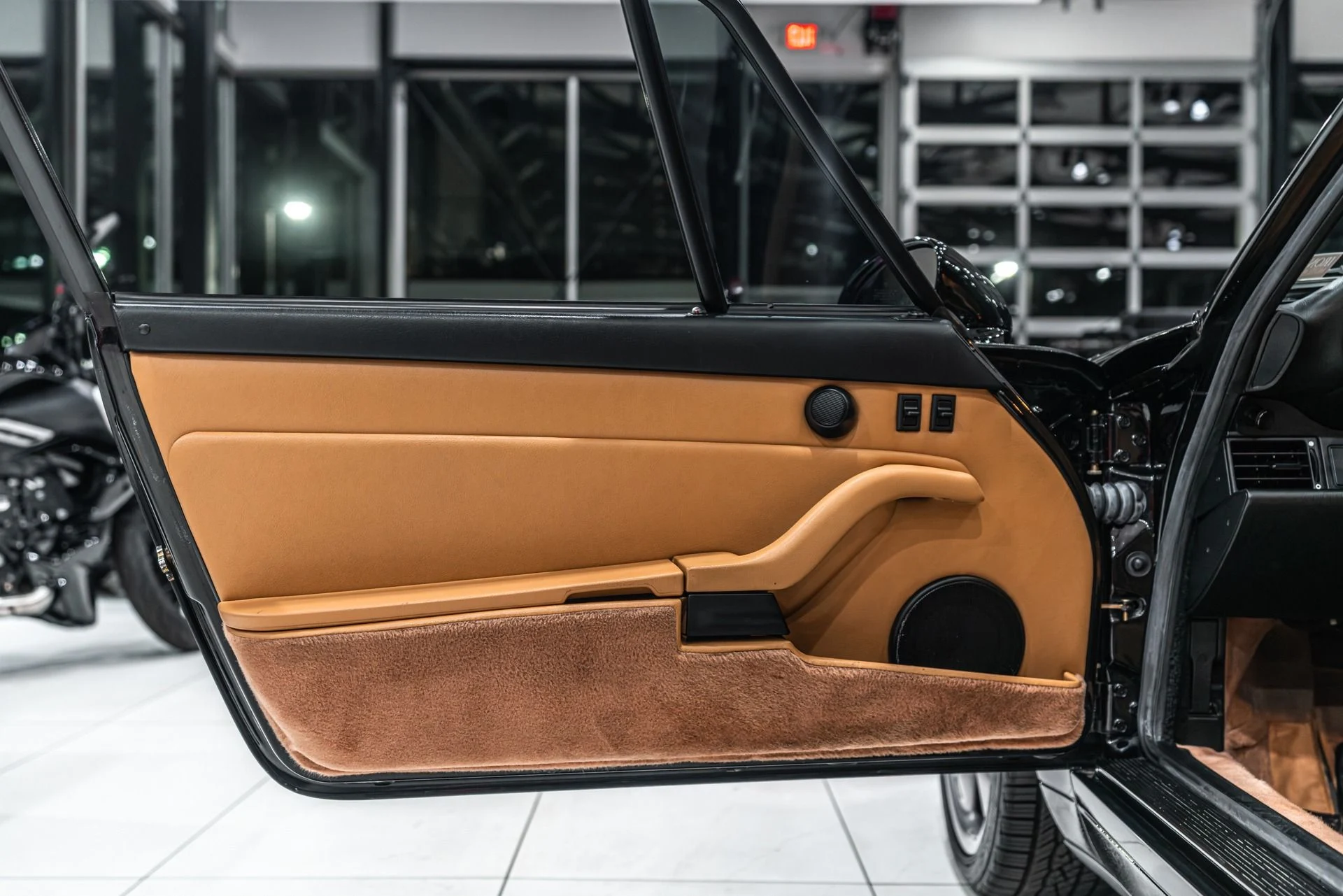 mph029_2119971569_13040_p30_l_07a4093d77