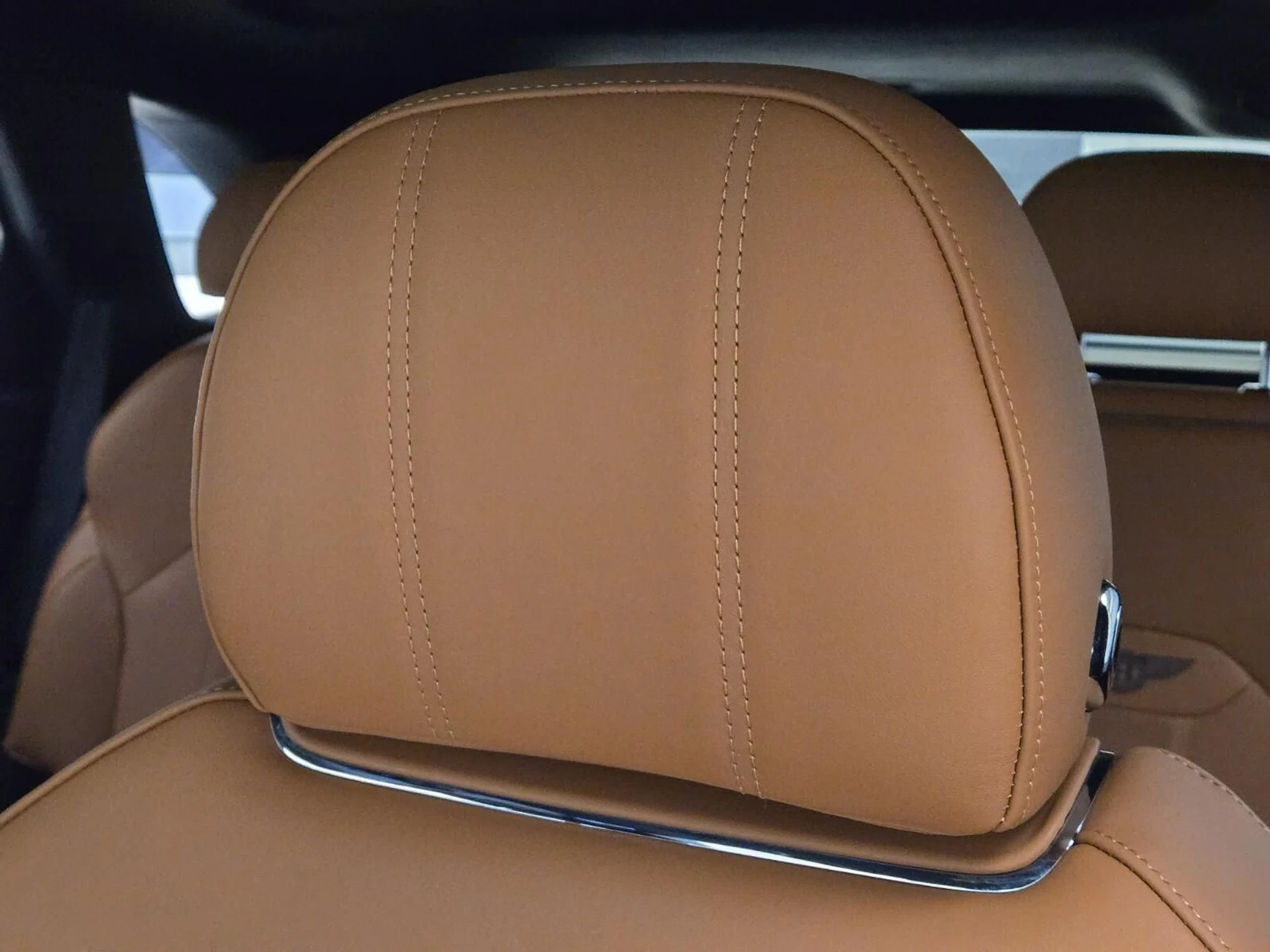 mph029_2126938646_Used_2022_Bentley_Bentayga_V8_1770273850_a55ac1edb7