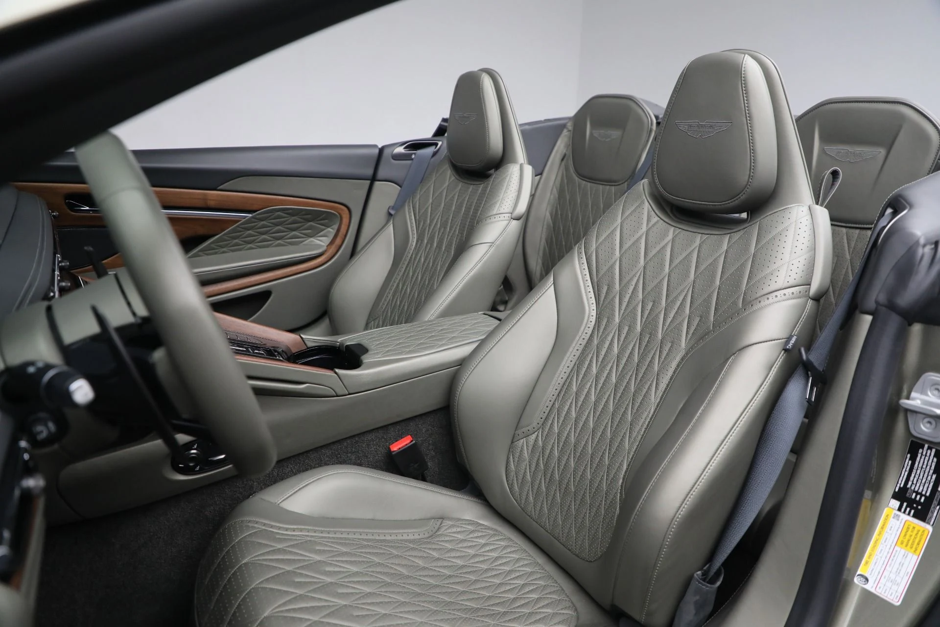 mph029_2127675363_New_2024_Aston_Martin_DB_12_Volante_e12bb8a3fd