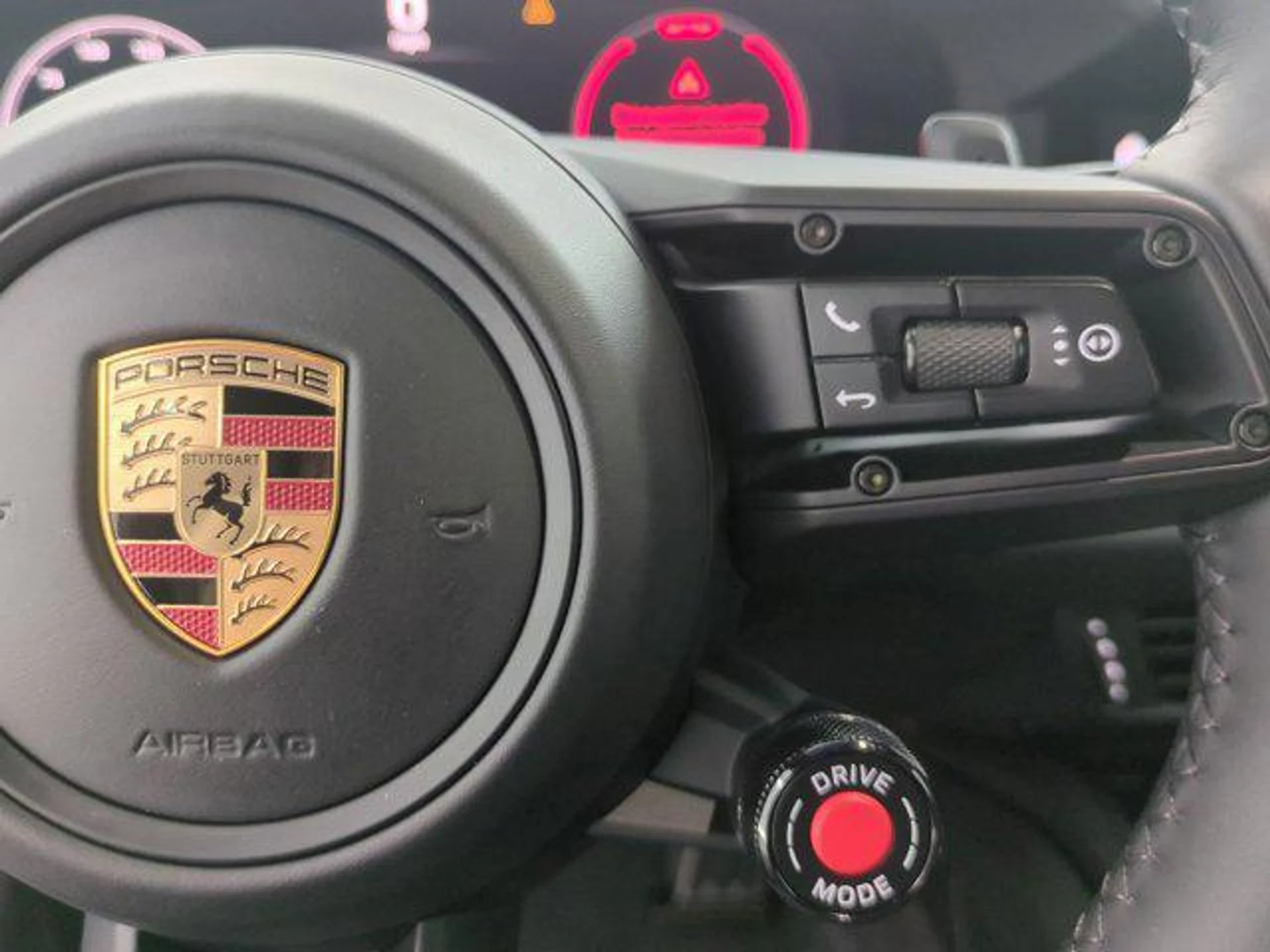 mph029_2129399564_M_Yx1c_YX_Rd_JEV_555x_NSVK_Kk_E_Lpo_4689bfce9b