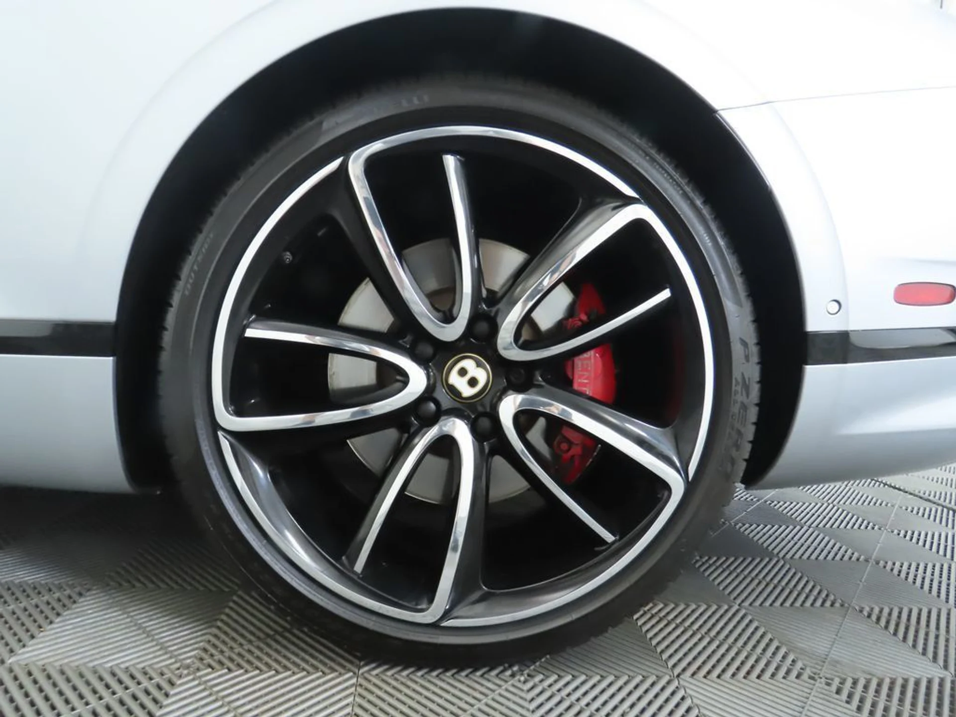 mph029_213026268_used_2020_bentley_continental_gtv8coupe_8119_22903979_30_1024_9aa2ff01cf