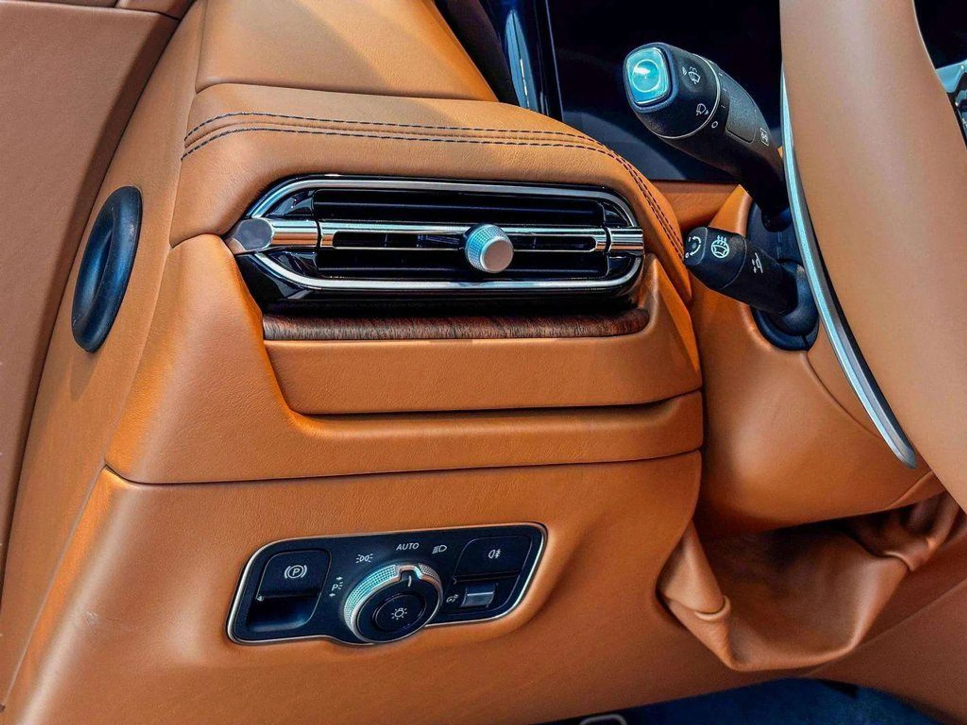 mph029_2132980945_vg_SE_1s_VP_7_LK_13p_Vb6_MMR_5a7y_I1_M_ab072cc9cc