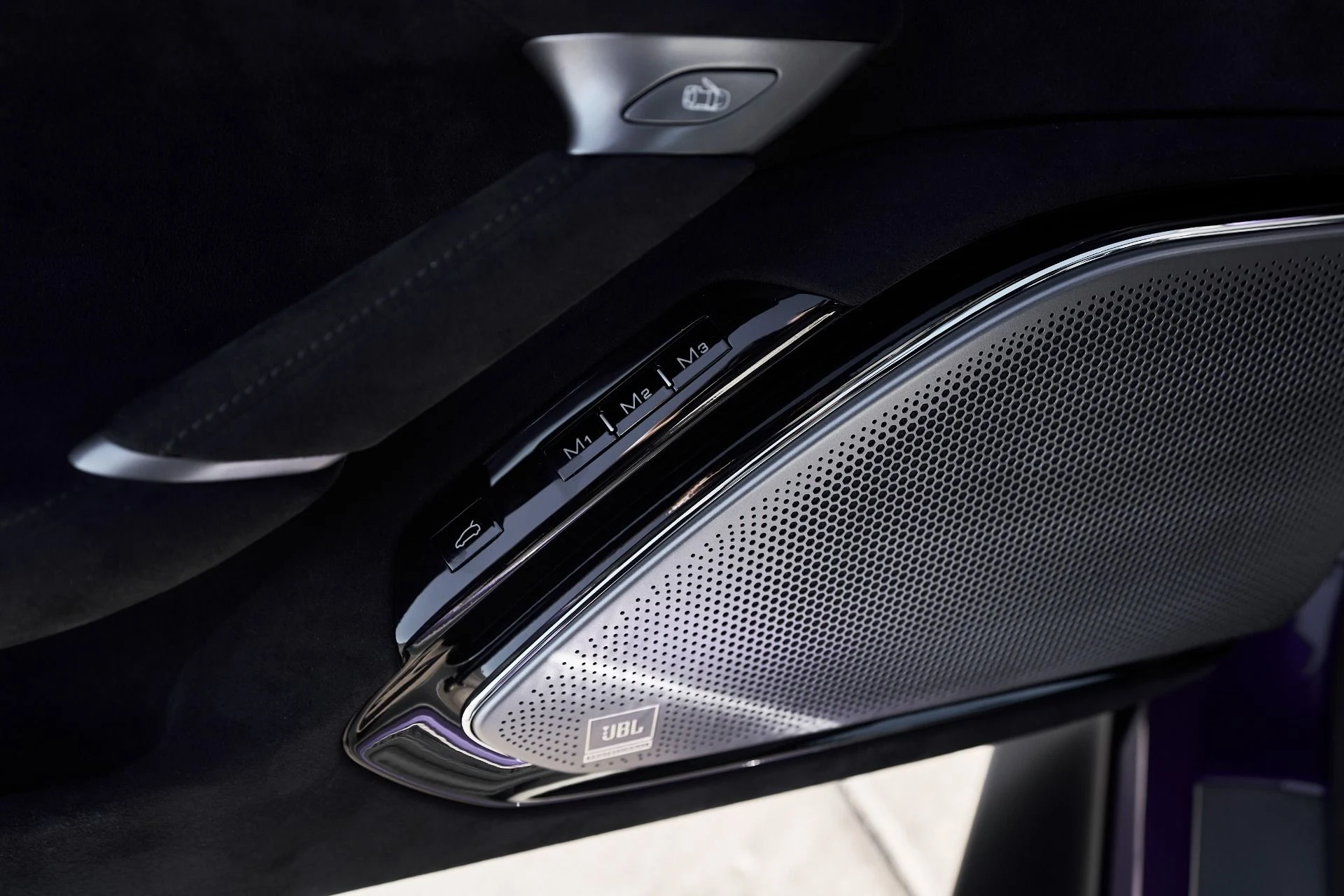 mph029_2136136495_Used_2024_Ferrari_Roma_Base_1762022567_1f1f1445c8