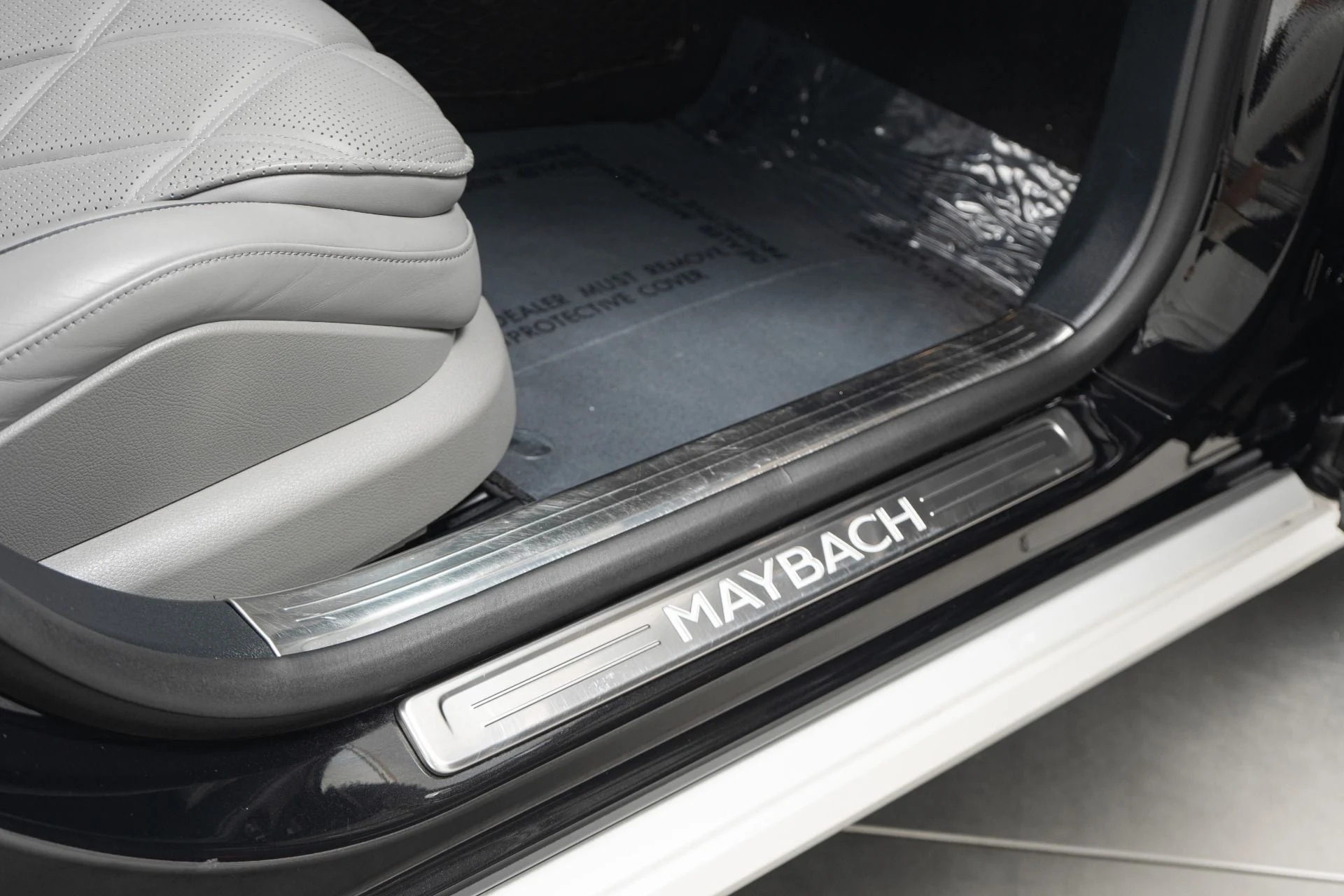 mph029_2139597296_Used_2021_Mercedes_Benz_Maybach_S_580_4_MATIC_Factory_Two_Tone_paint_Executive_Rear_Seat_Package_Bottle_Chiller_1776288092_0517bff422