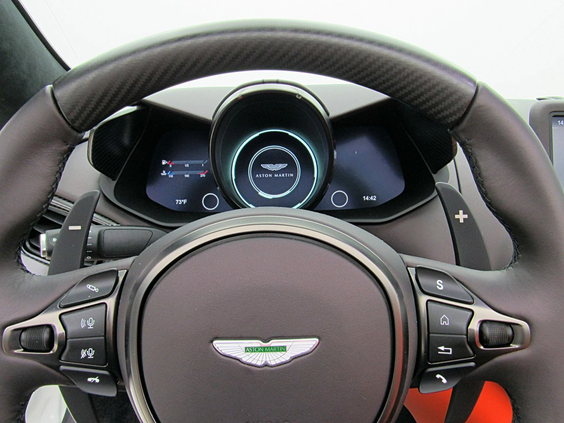 mph029_2143972249_Used_2023_Aston_Martin_Vantage_Roadster_d1a5be882a