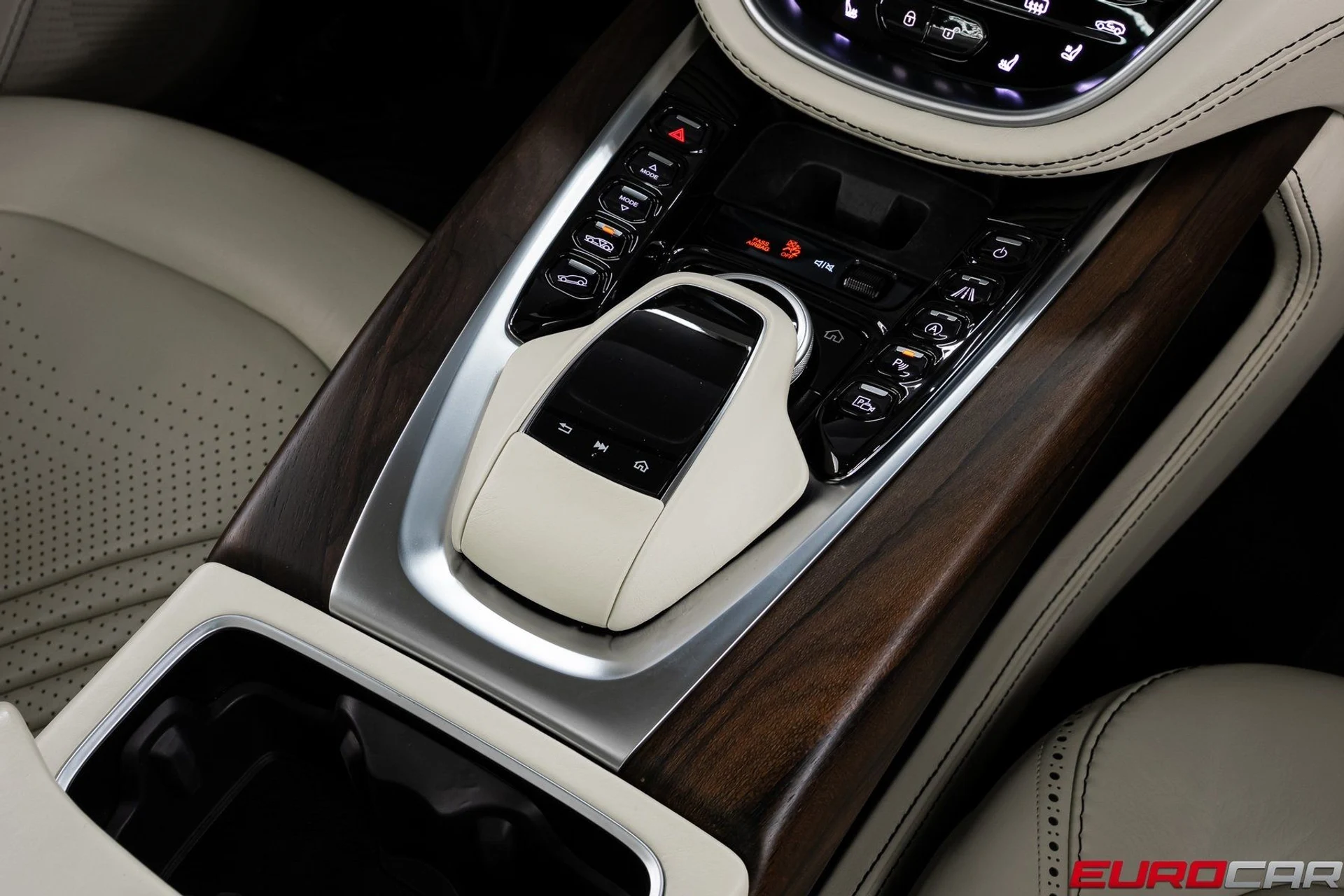 mph029_2157333884_image_30_1e049f954a