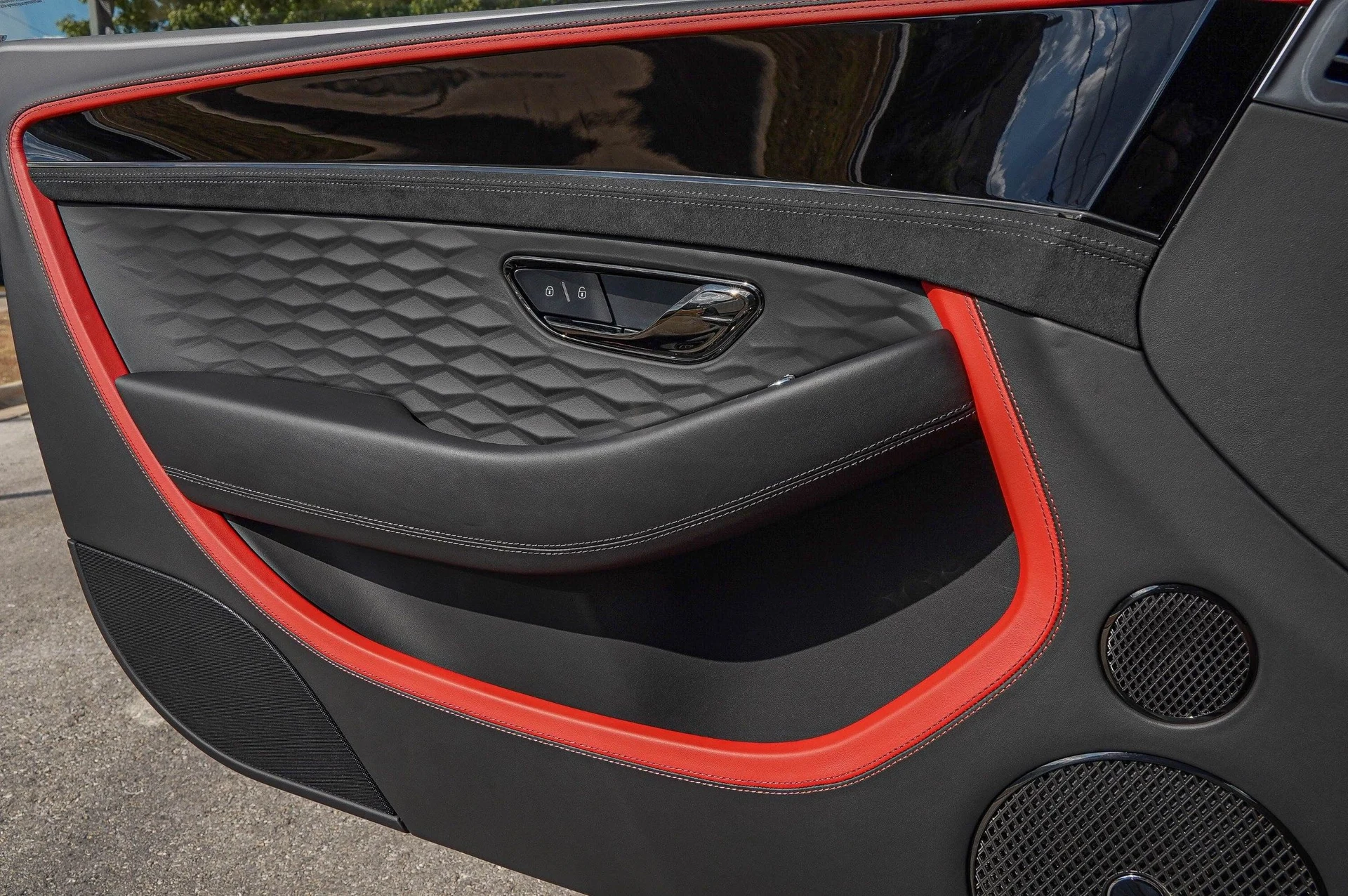 mph029_2167261046_Hi_Tech_Luxury_Imports_LLC_SCBCR_2_ZG_8_TC_024812_image_29_2b6bd89ffd