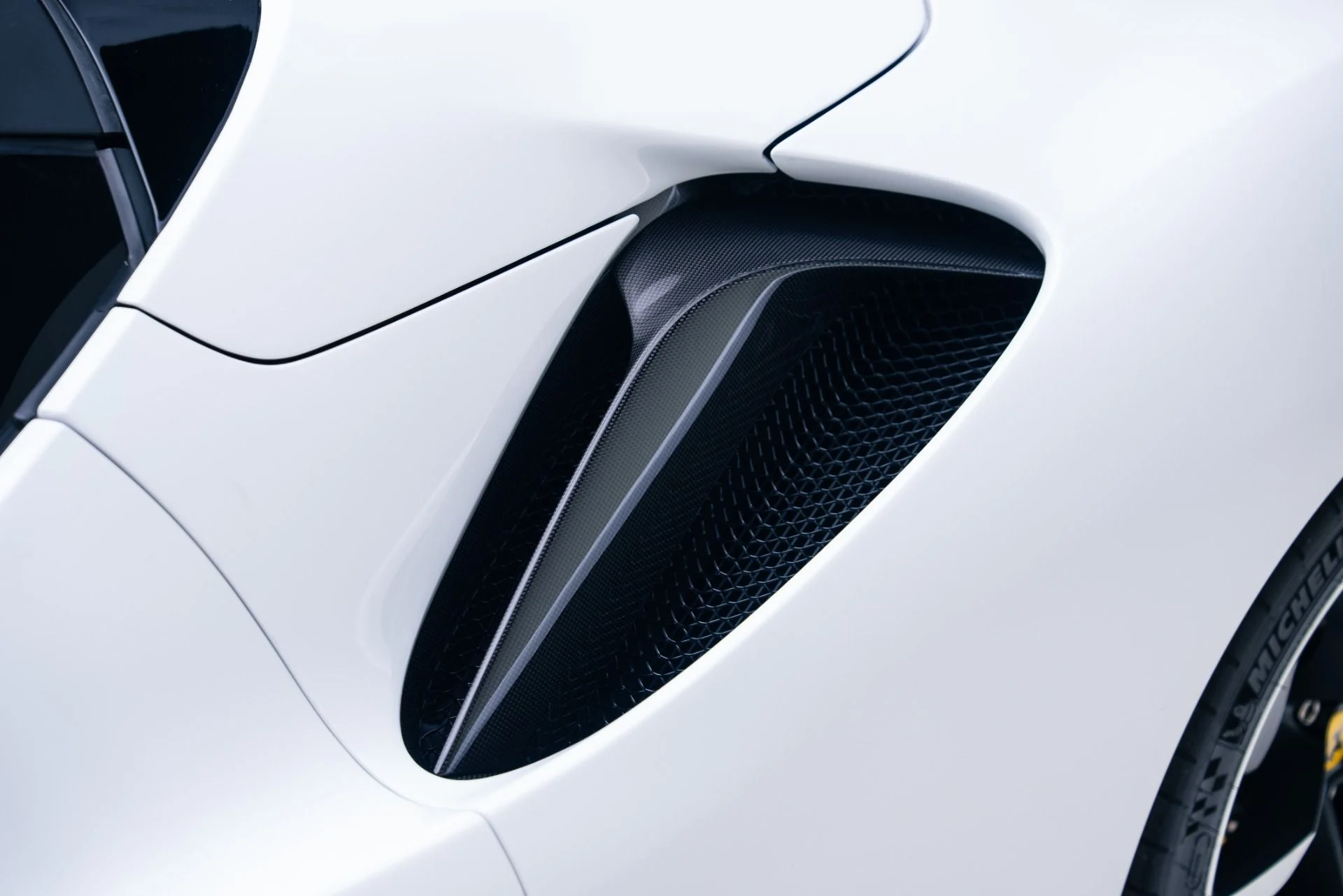 mph029_2189065033_Used_2024_Ferrari_SF_90_Spider_1764978674_b30ce6b64f