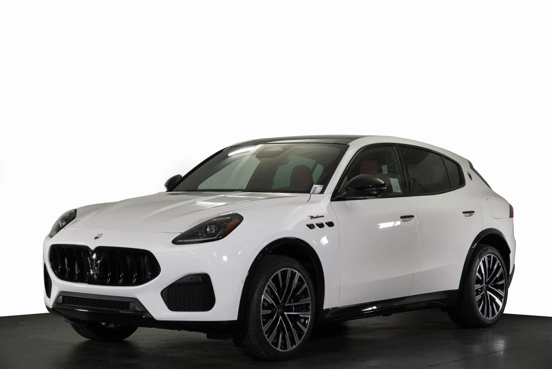 mph029_219156477_New_2025_Maserati_Grecale_Modena_1776302402_58df132cfb