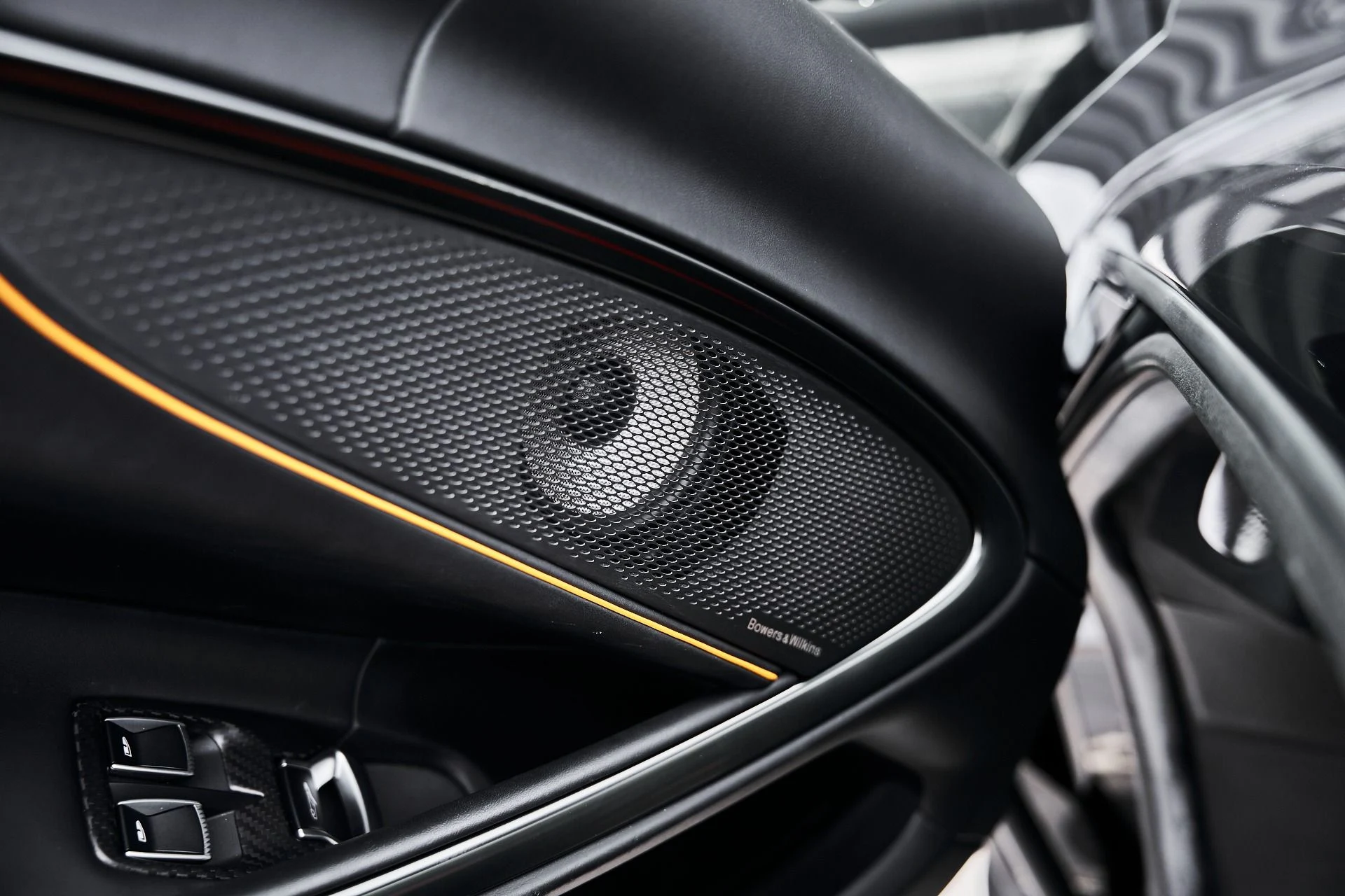 mph029_2191853043_Used_2024_Mc_Laren_Artura_1775583347_f60727c9c9