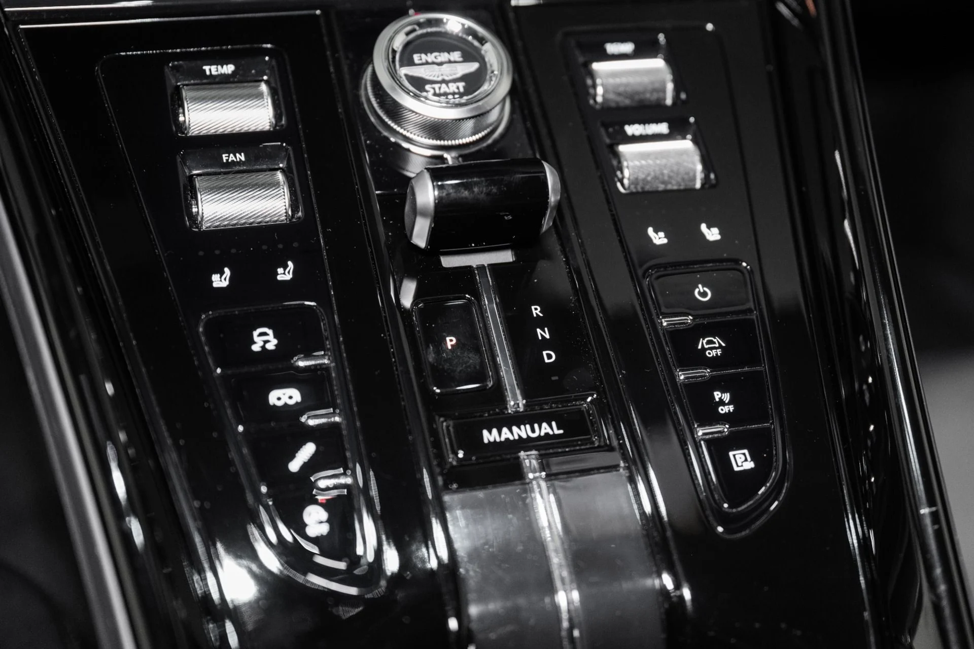 mph029_2192936108_Used_2024_Aston_Martin_DB_12_V8_1773165102_f97416c225