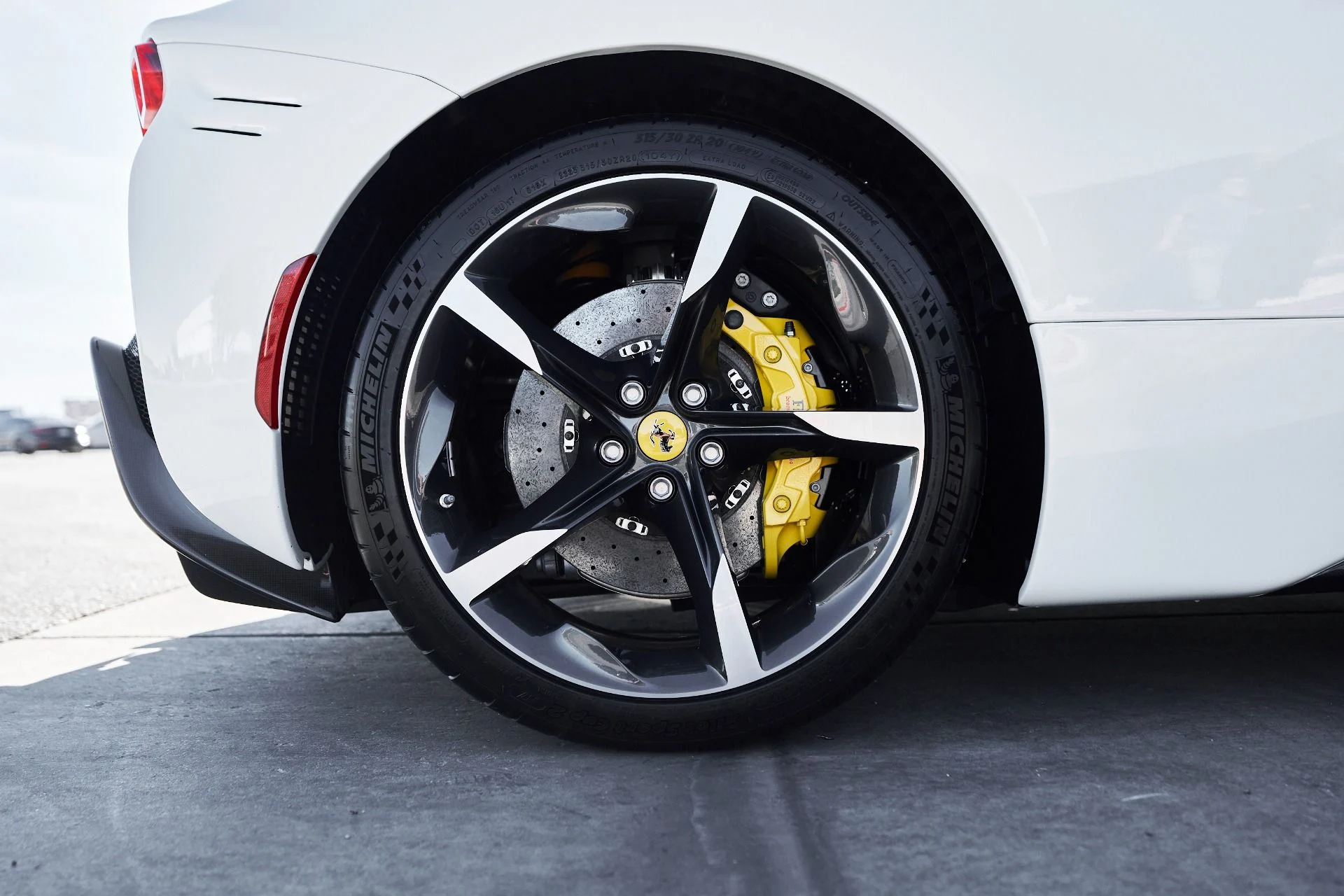 mph029_2193704428_Used_2023_Ferrari_SF_90_Stradale_1762821664_b01d6b90e8