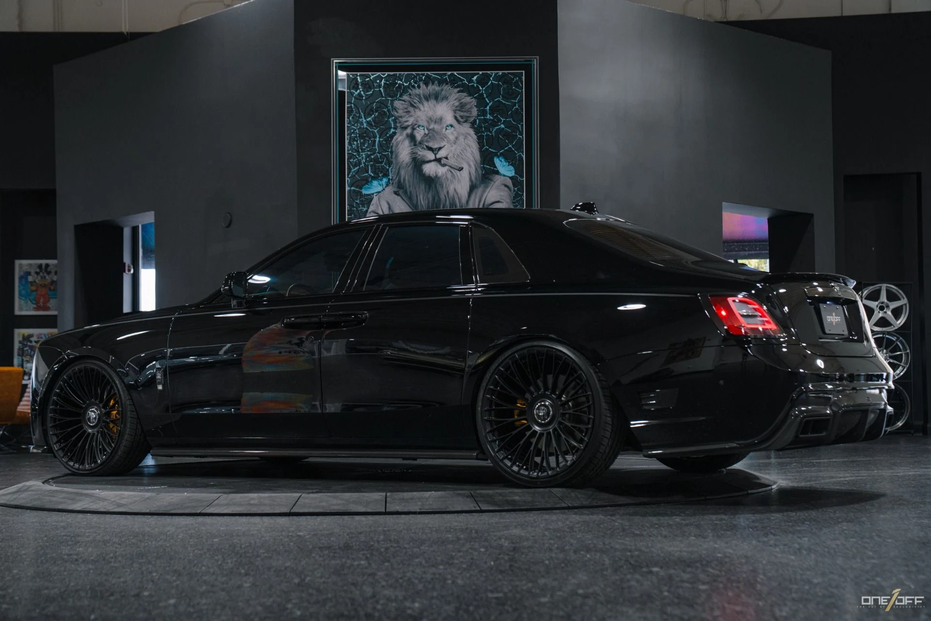 mph029_2195680200_Used_2022_Rolls_Royce_Black_Badge_Ghost_FULL_Urban_Design_Carbon_Kit_477_K_MSRP_Starlight_1759778193_cf6332c110