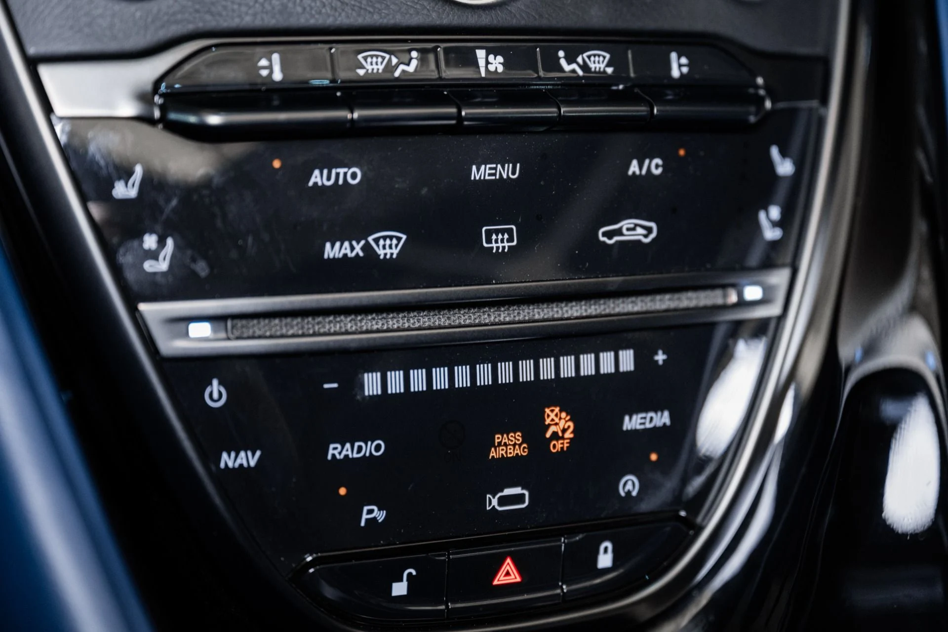 mph029_2208719142_Used_2020_Aston_Martin_DBS_Superleggera_1753546861_7e33822dc7