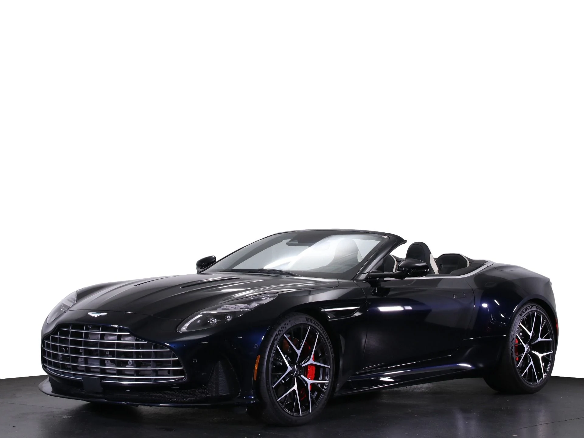 mph029_2209732104_Used_2025_Aston_Martin_DB_12_Volante_1758482753_d92fb1c010