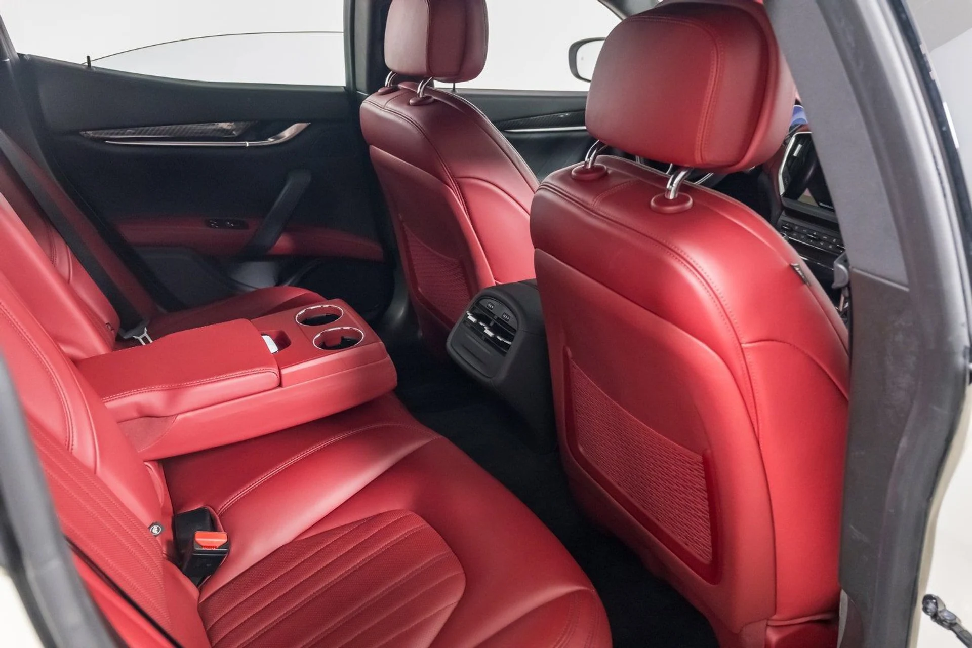 mph029_2212591857_16a4dd5959e64cb0a1d9cea92e9f9272_8e372244e3