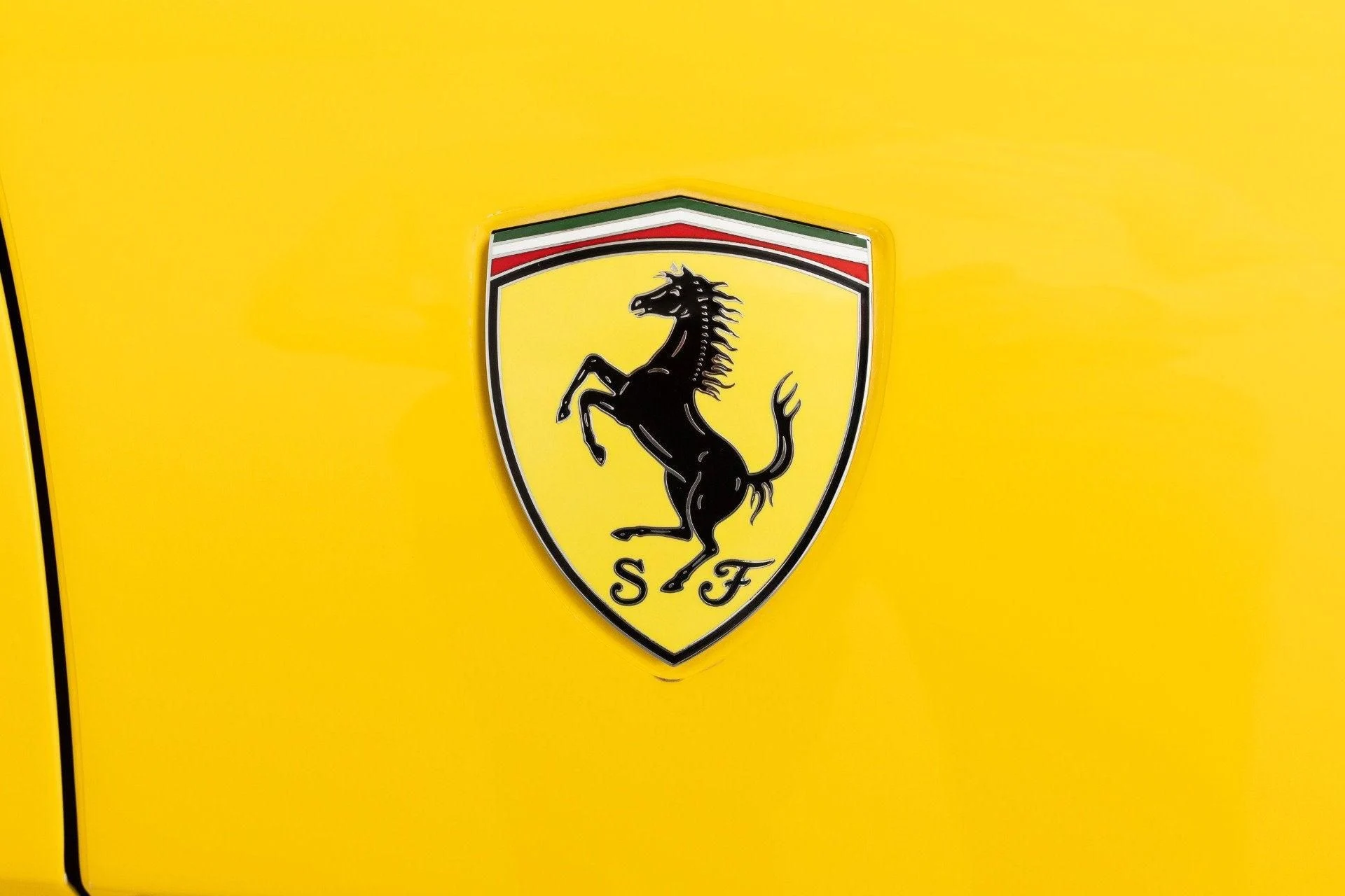 mph029_2213383974_Used_2020_Ferrari_Portofino_1777367916_34bb5aa63a