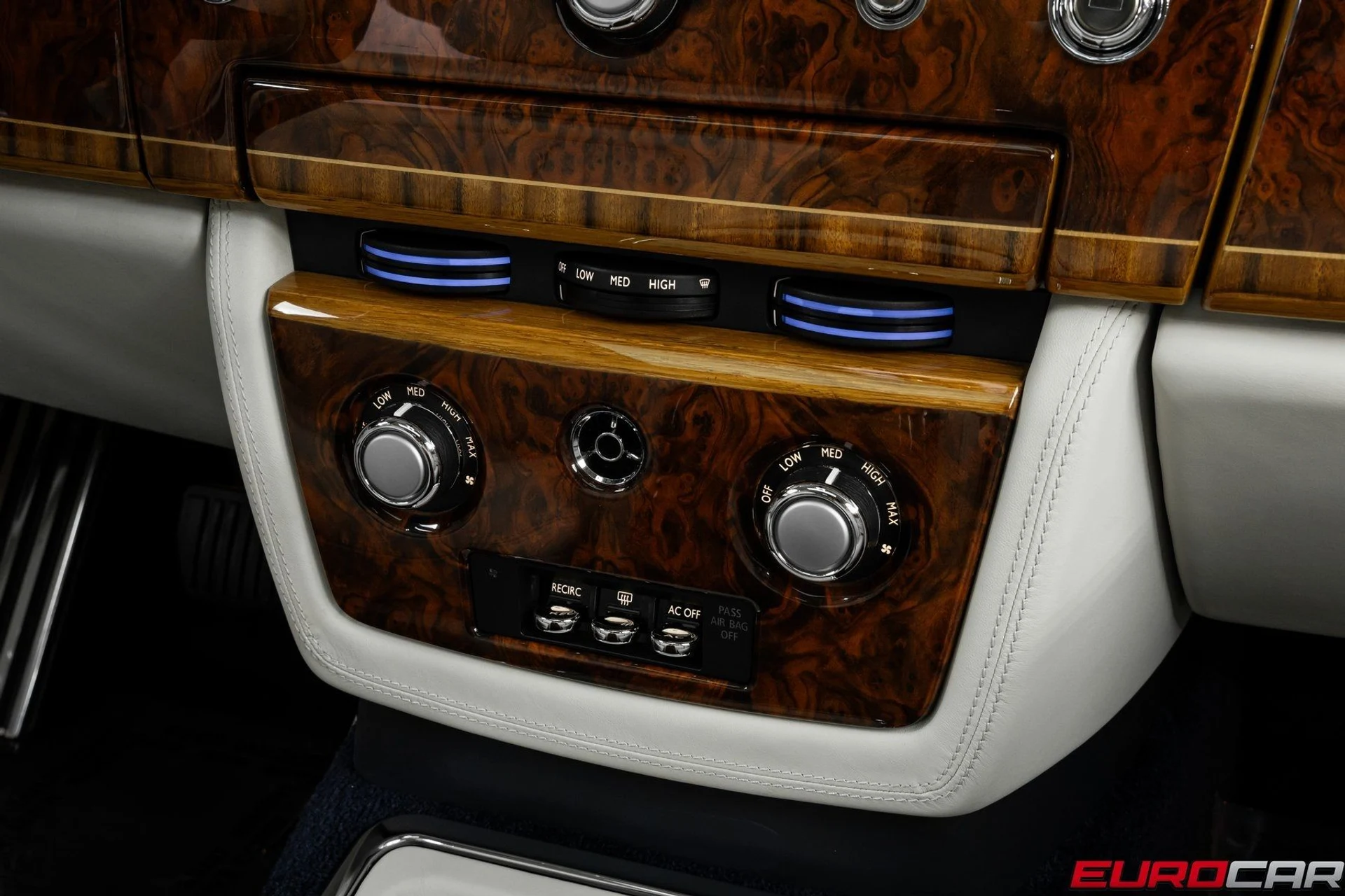 mph029_2217456488_image_30_57e0dbfa4a