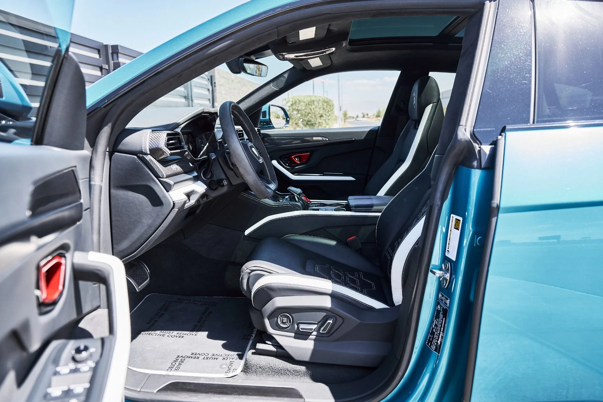 mph029_2218697322_Used_2025_Lamborghini_Urus_SE_1781314214_376dcb1335