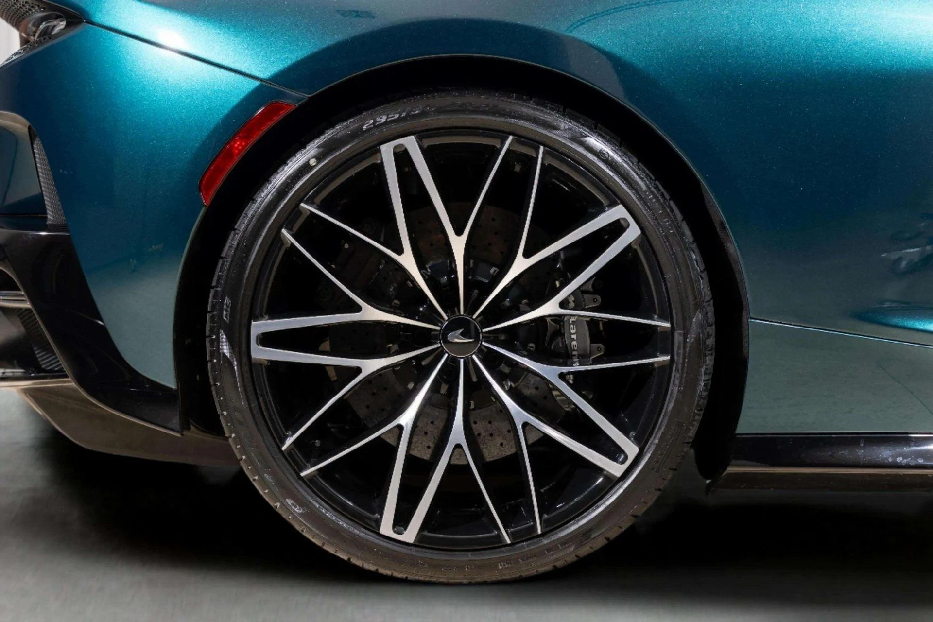 mph029_2226052605_image_30_ef19860105