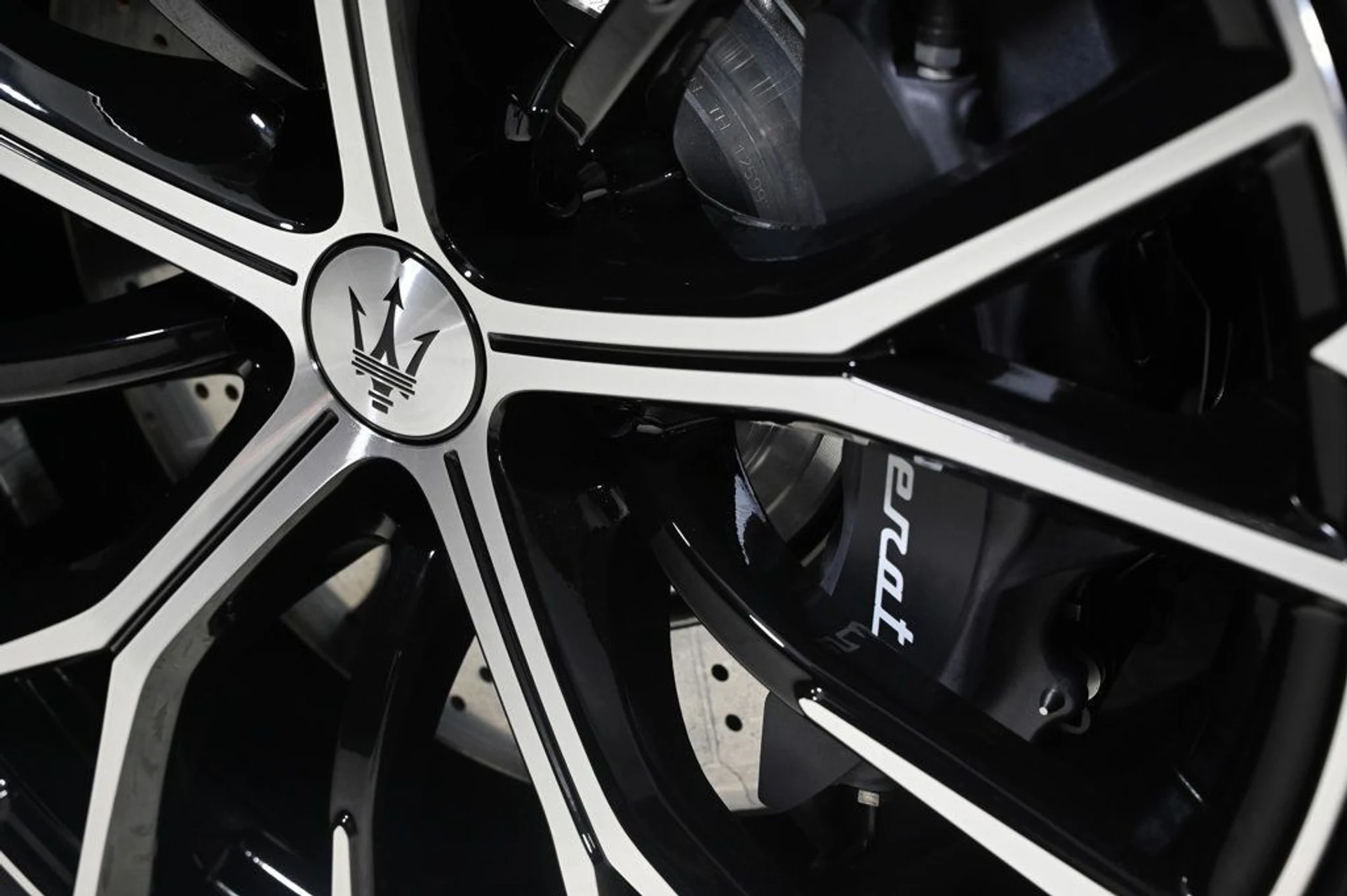 mph029_2227147935_new_2026_maserati_grancabrio_convertible_11350_22970924_29_1024_09217bbb61