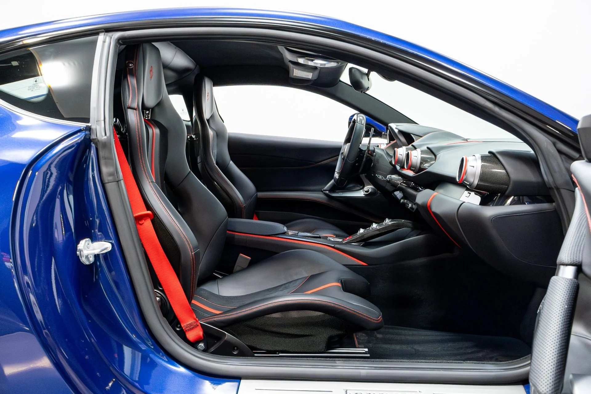 mph029_2236926673_Used_2019_Ferrari_812_Superfast_1774911934_f3753c2cad