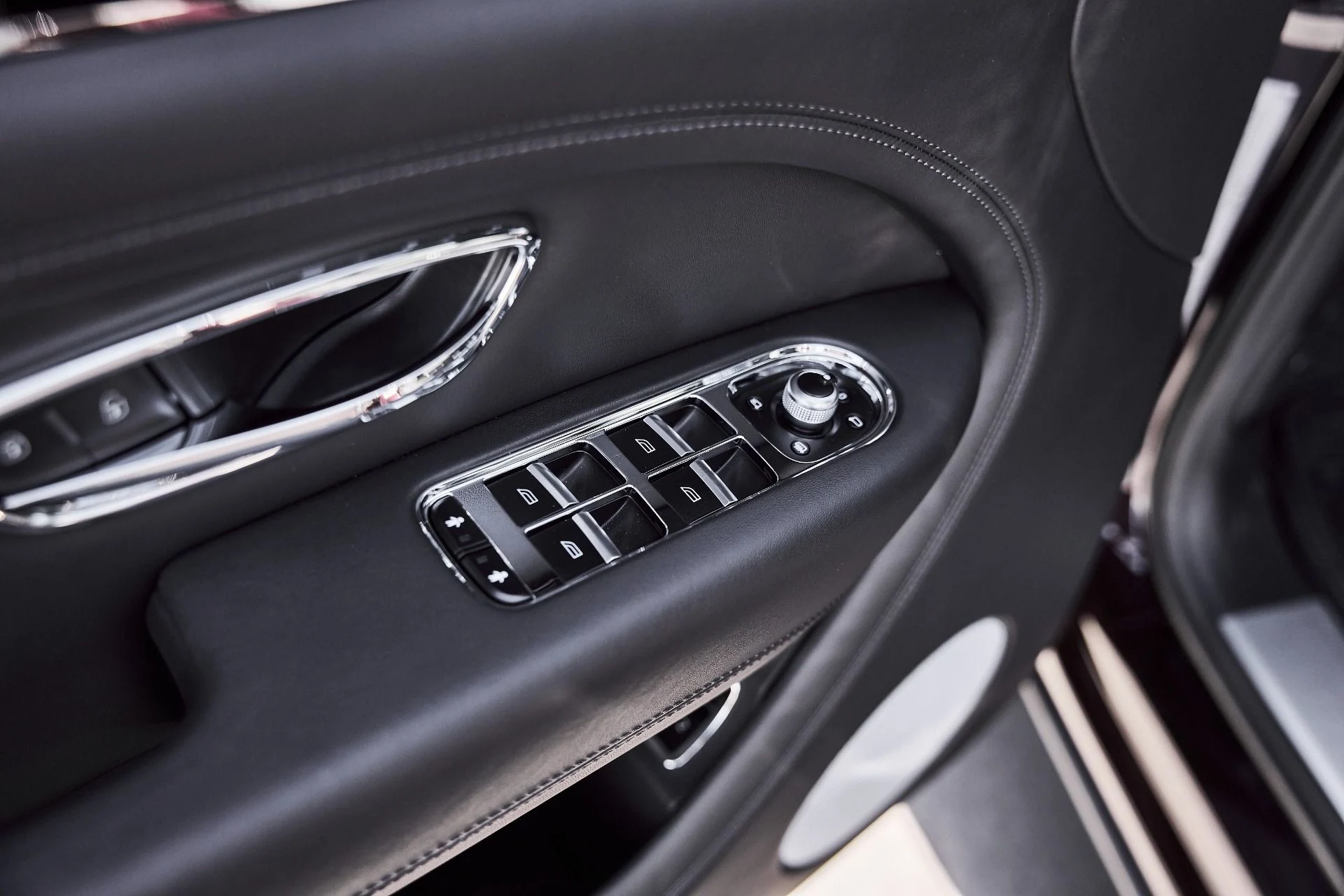 mph029_2243531211_Used_2022_Bentley_Bentayga_S_1781229438_80b542a292