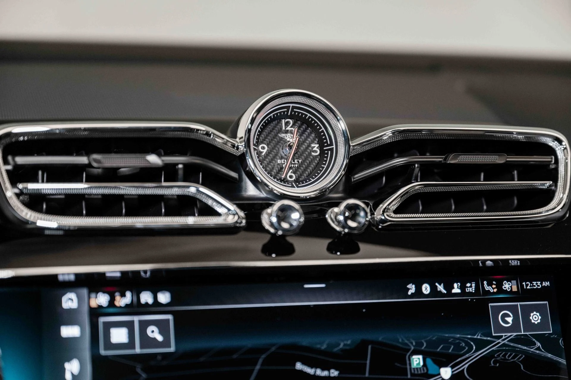 mph029_2254109121_Used_2024_Bentley_Bentayga_S_V8_1759780354_d1e29b1b1a