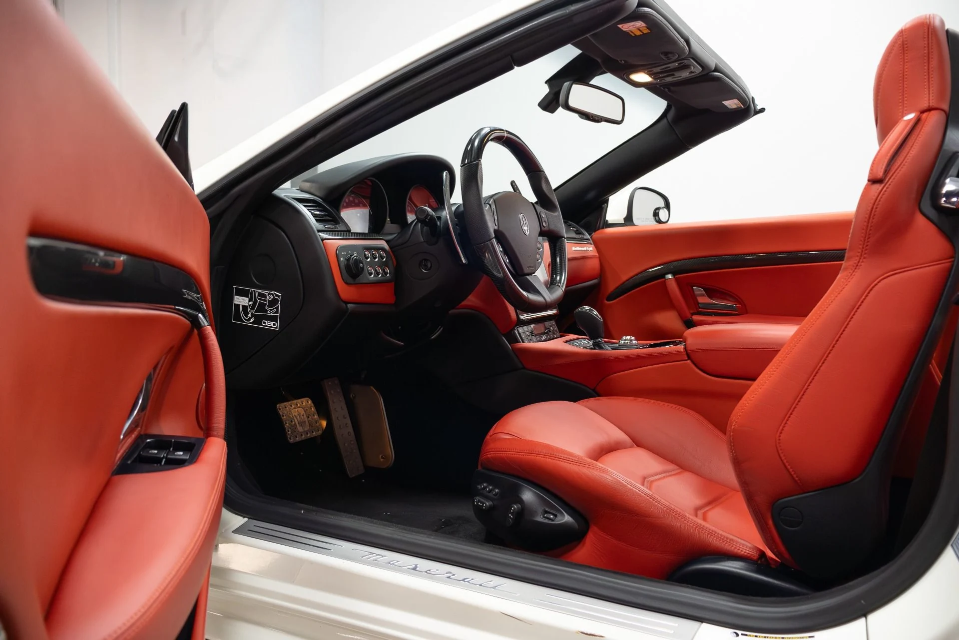 mph029_2256660974_Used_2018_Maserati_Gran_Turismo_1761598740_e2c2d2ffca