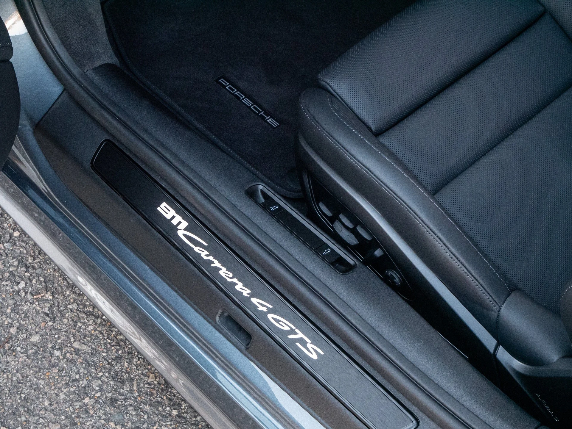 mph029_2267090666_2f80ffee08c316f31ae9498e4135bdb5x_4e61a12d51