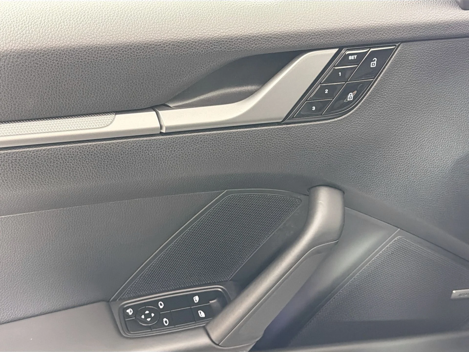 mph029_2267892924_951e99e39fbcf1cc2cb3af51ff979230_6c1292eb4c