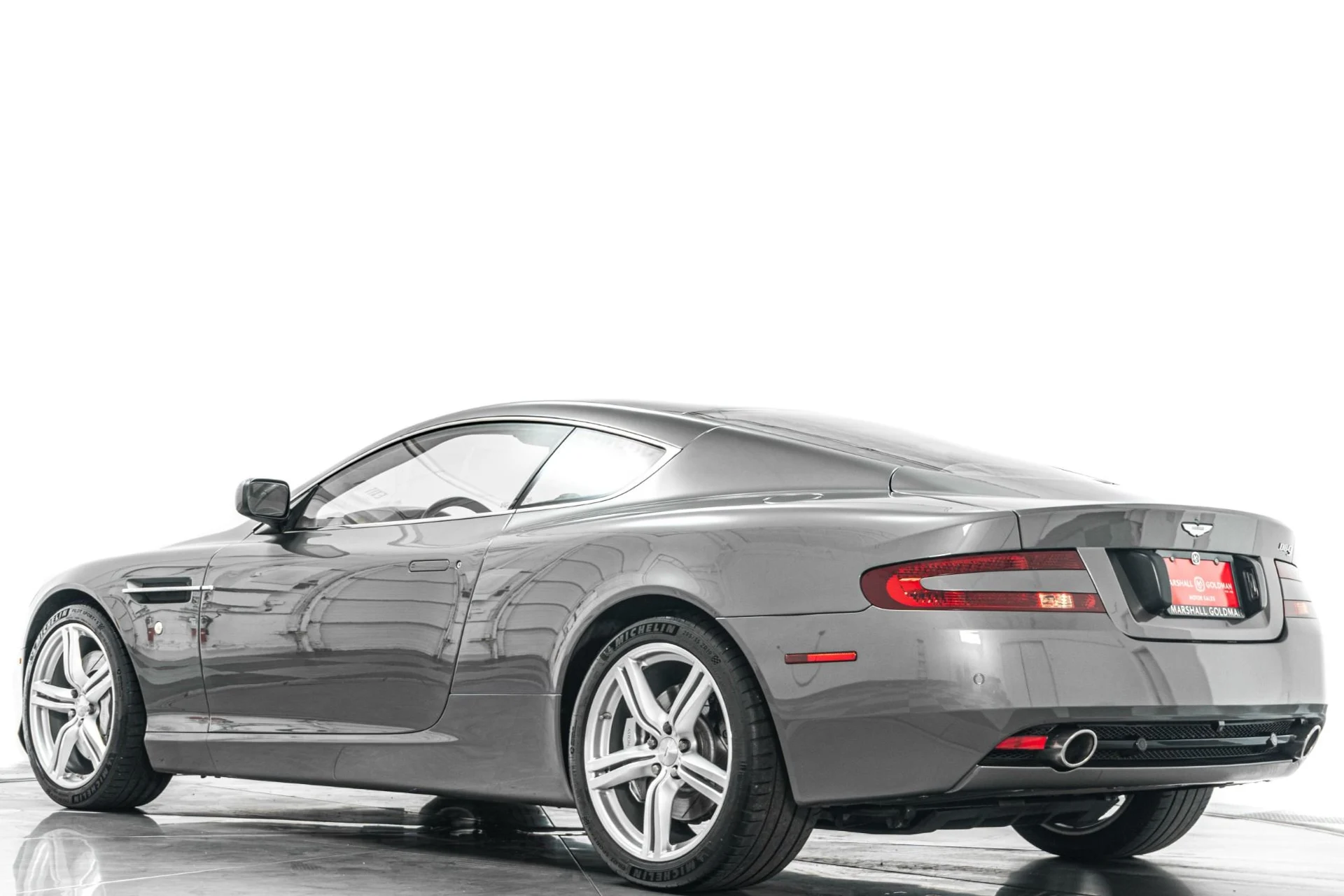 mph029_2275258080_Used_2007_Aston_Martin_DB_9_V12_Power_Classic_Lines_1782333379_6536a07cc0