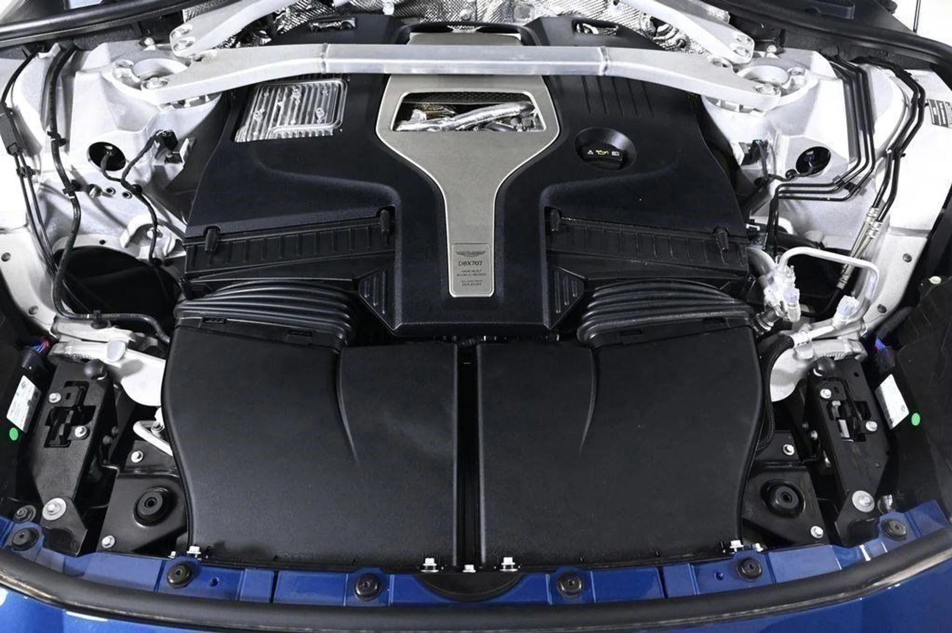 mph029_2276040749_new_2025_aston_martin_dbx_707awd_11350_22854869_29_1024_4c4127cfa7