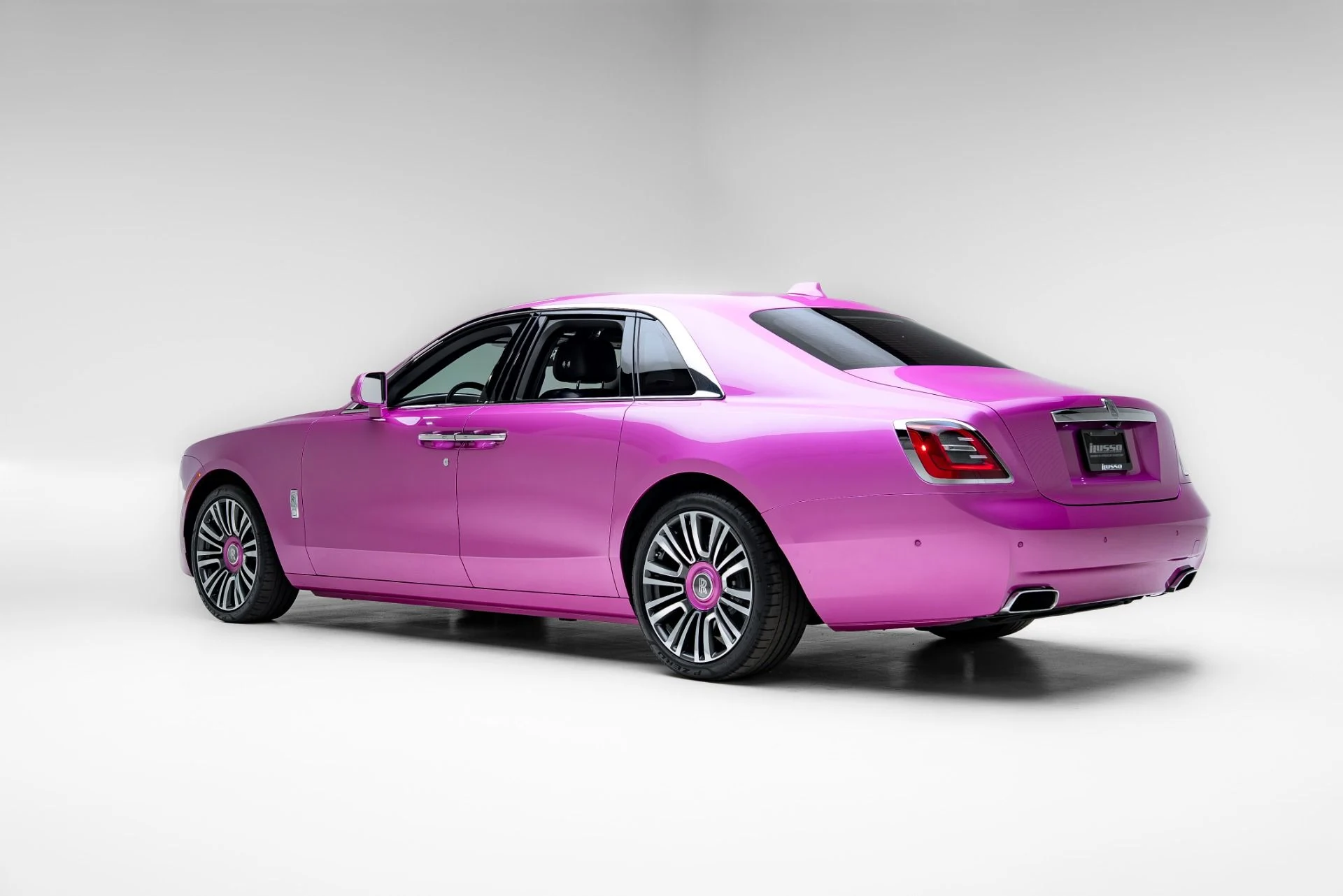 mph029_2277897715_Used_2021_Rolls_Royce_Ghost_1777047146_45e693c7f7