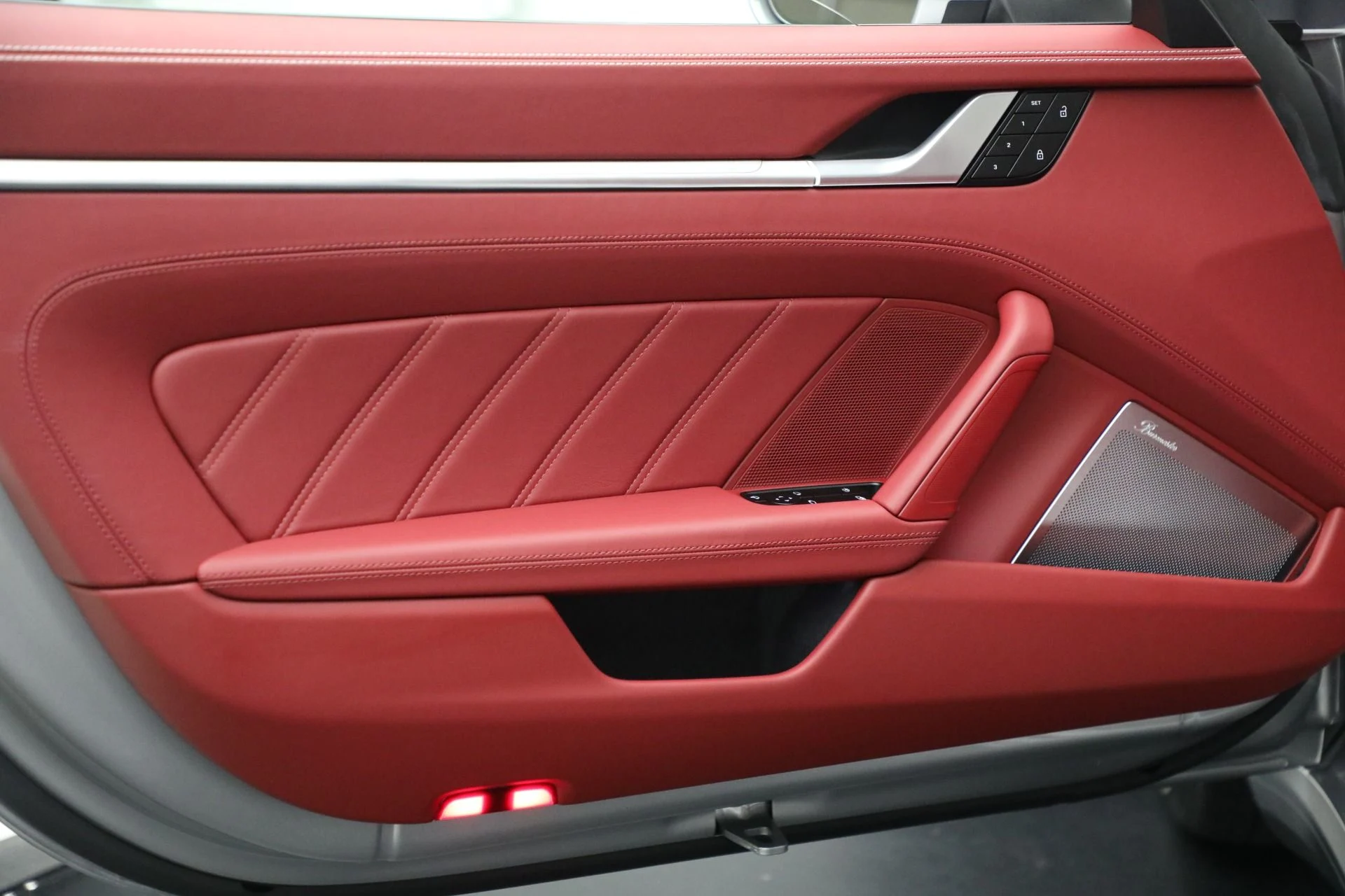 mph029_2283168518_Used_2024_Porsche_911_Targa_4_S_5795d40dab