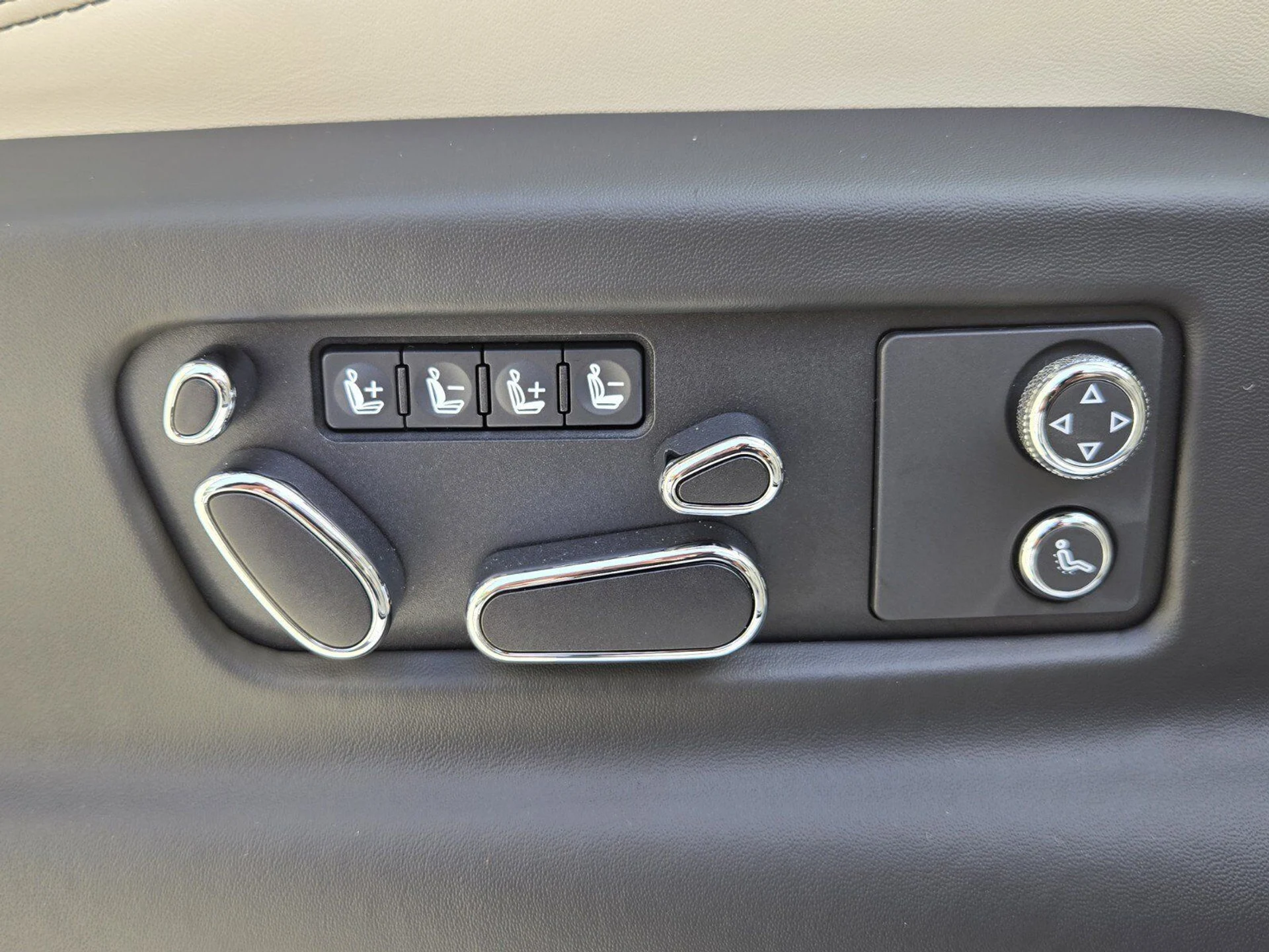 mph029_2290918054_e46454d5bc901f69383d87390a3093d4x_6a4e035032