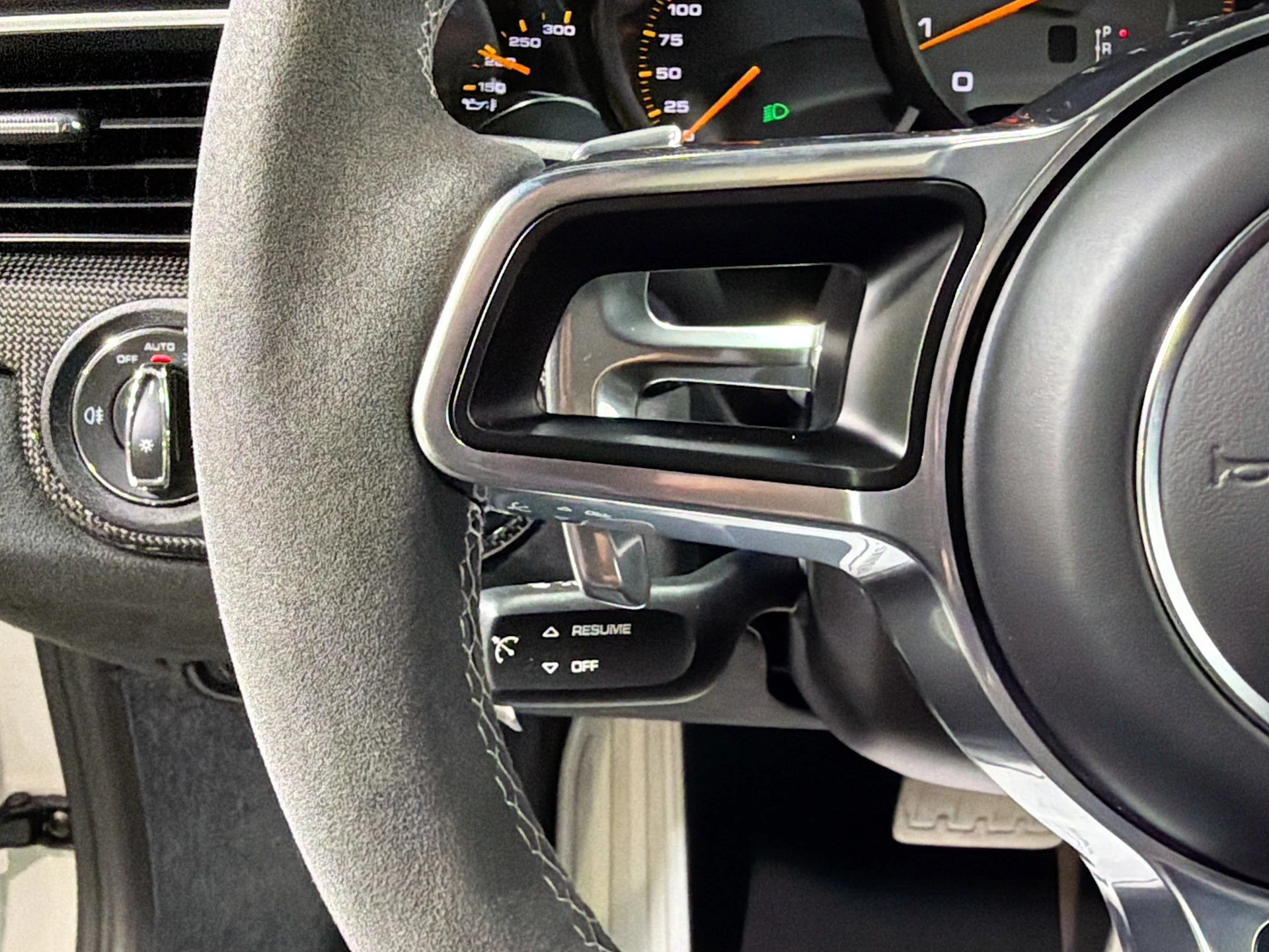 mph029_2293156037_49fc6f4069a00e8e66780533586632ac_5a63420a25