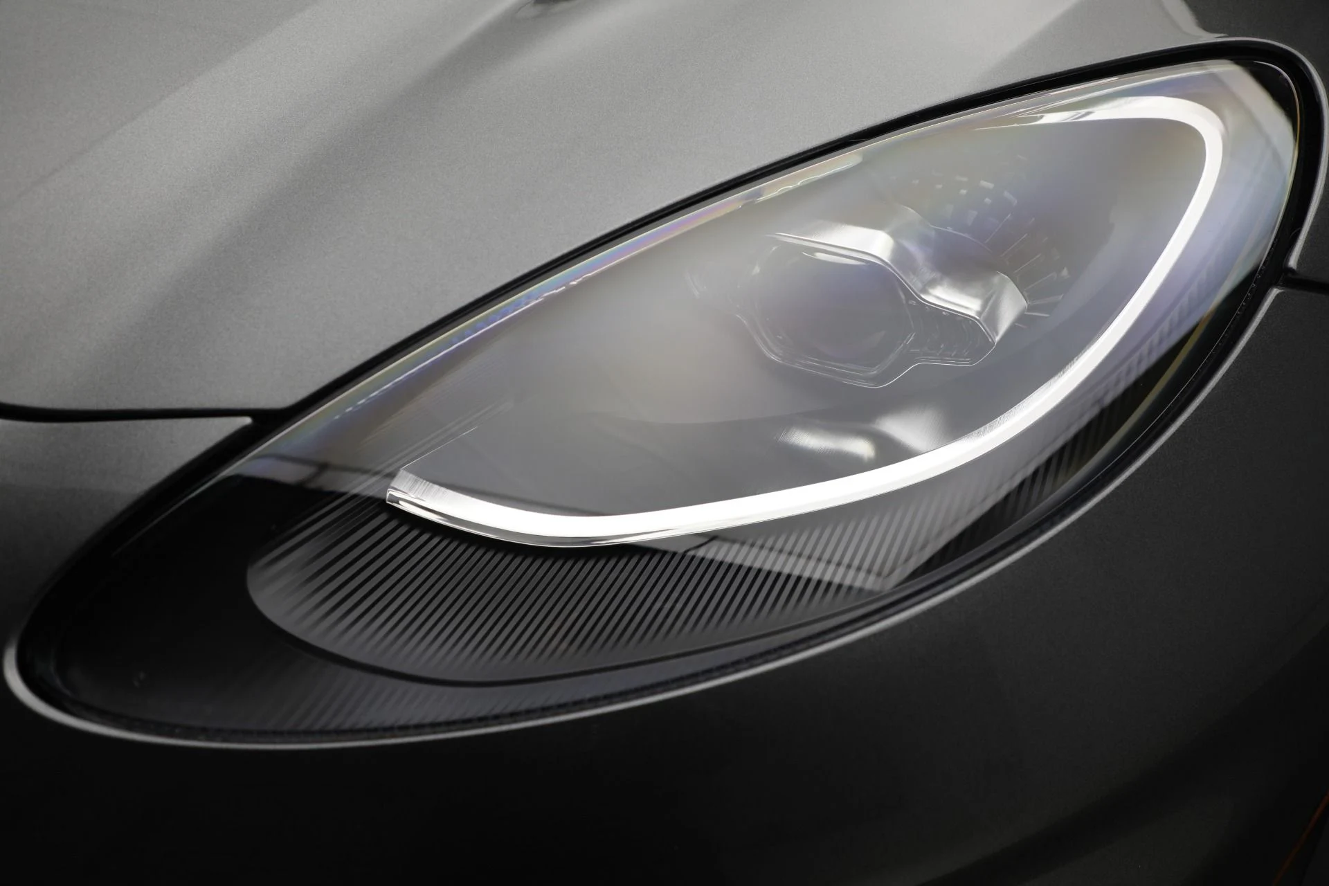 mph029_2293244279_New_2025_Aston_Martin_DBX_707_707_05ca724a3e