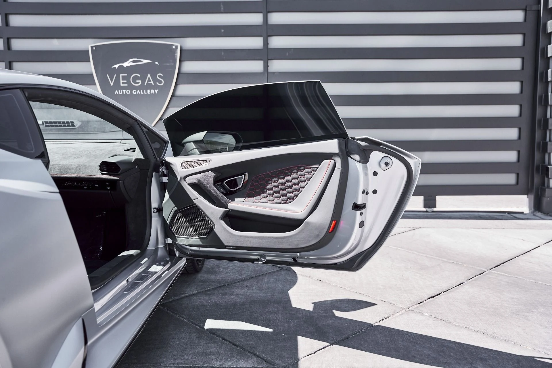 mph029_2299087059_Used_2023_Lamborghini_Huracan_Tecnica_Base_1773532123_2721a00339