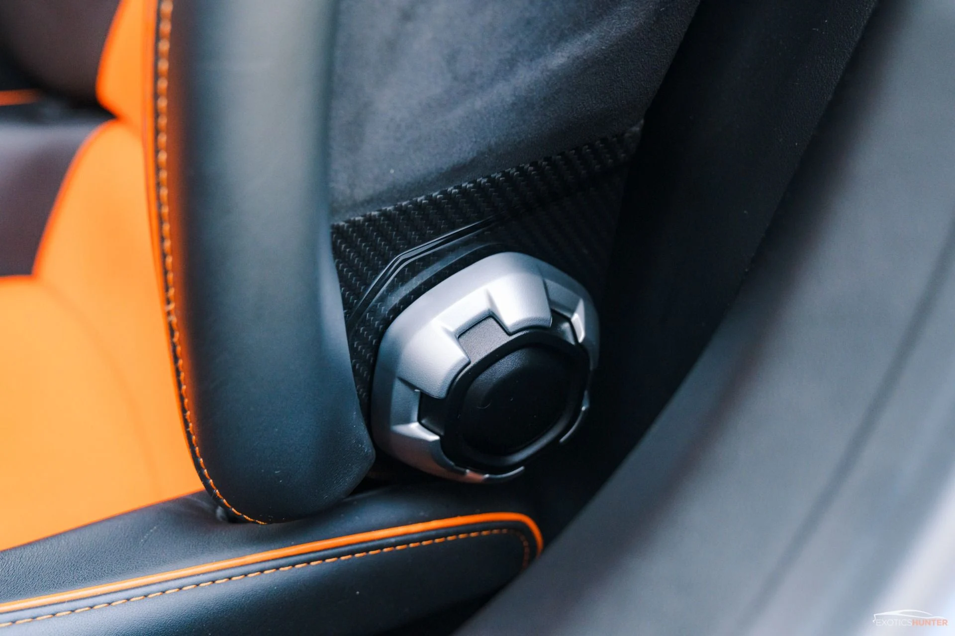 mph029_2304569036_Used_2020_Lamborghini_Huracan_EVO_Blu_Aegeus_Matte_Paint_w_Orange_Leather_Sensonum_Audio_1781046244_337a2fdeaf