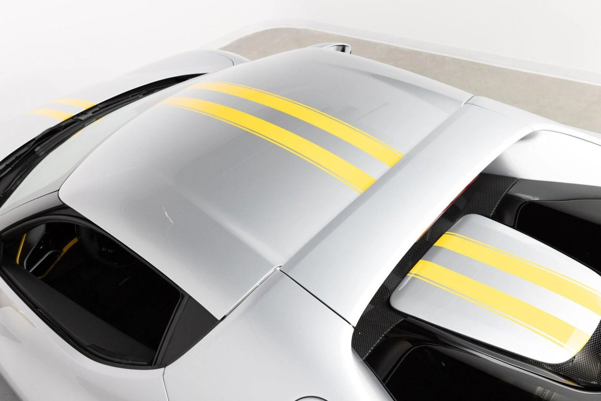 mph029_2304768432_Used_2024_Ferrari_296_GTB_1777367683_a7c665f9d3