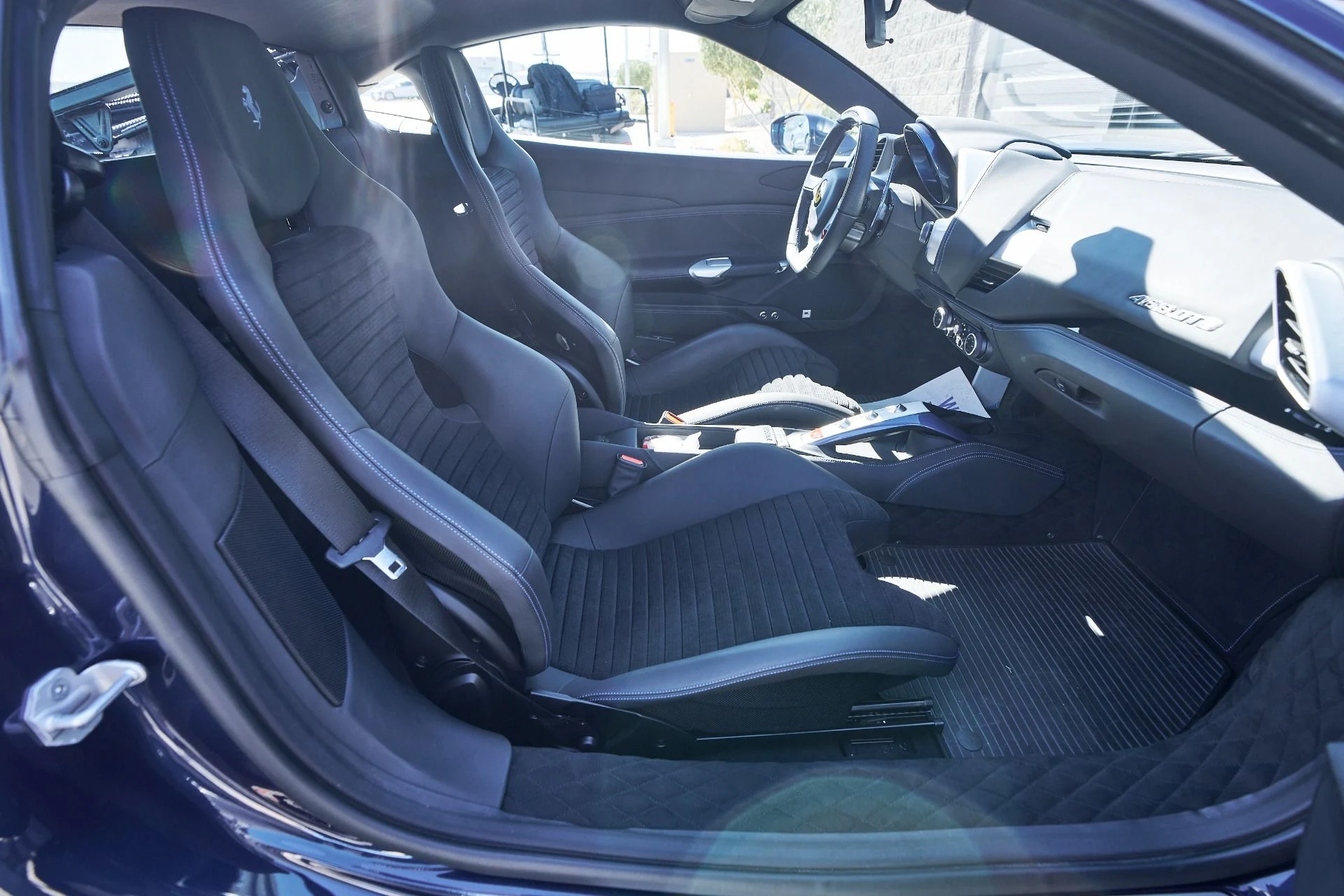 mph029_2325588892_Used_2018_Ferrari_488_GTB_Base_1759871569_bb39ea674c