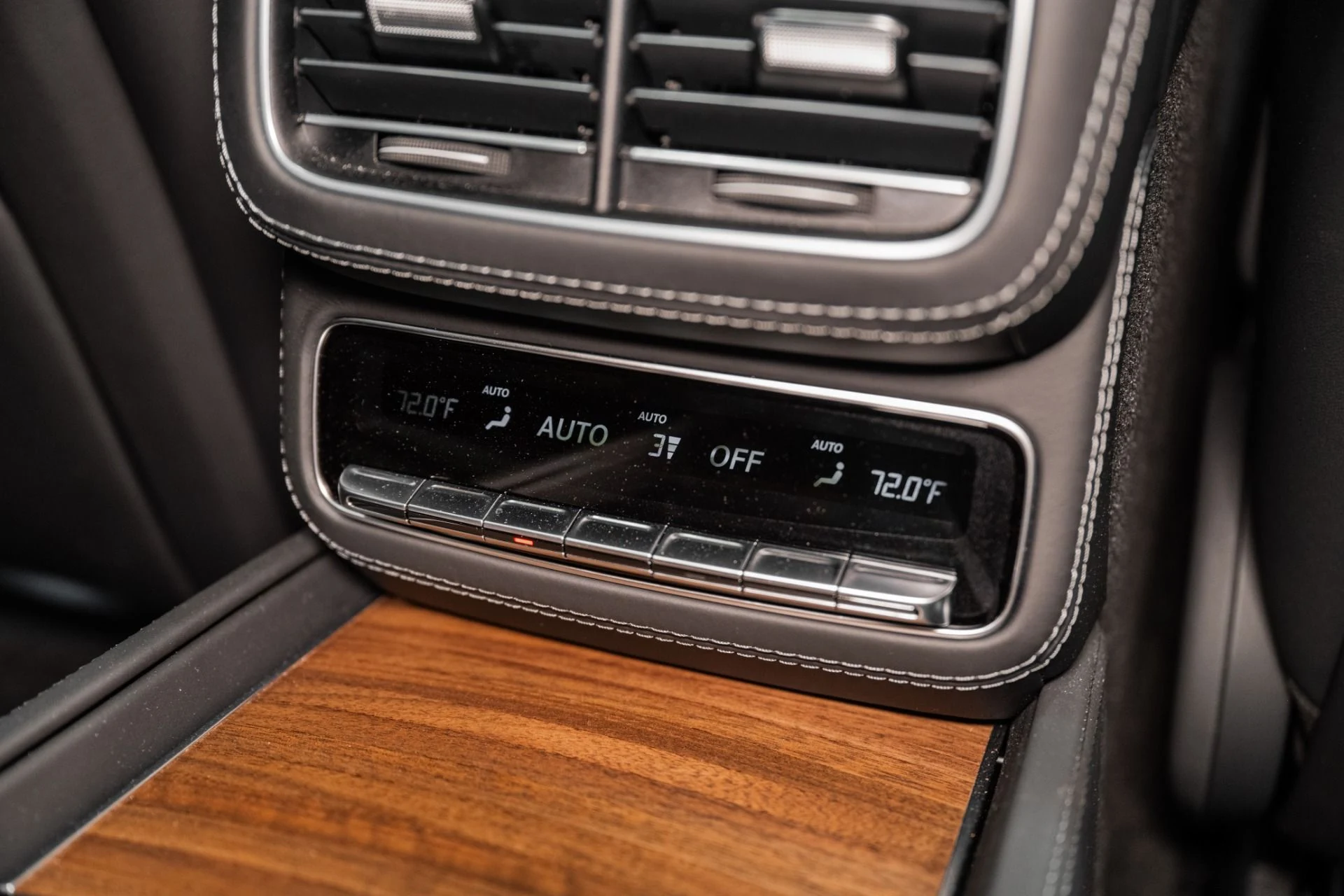 mph029_2327174275_Used_2023_Mercedes_Benz_GLS_Maybach_GLS_600_1762355740_788149603e