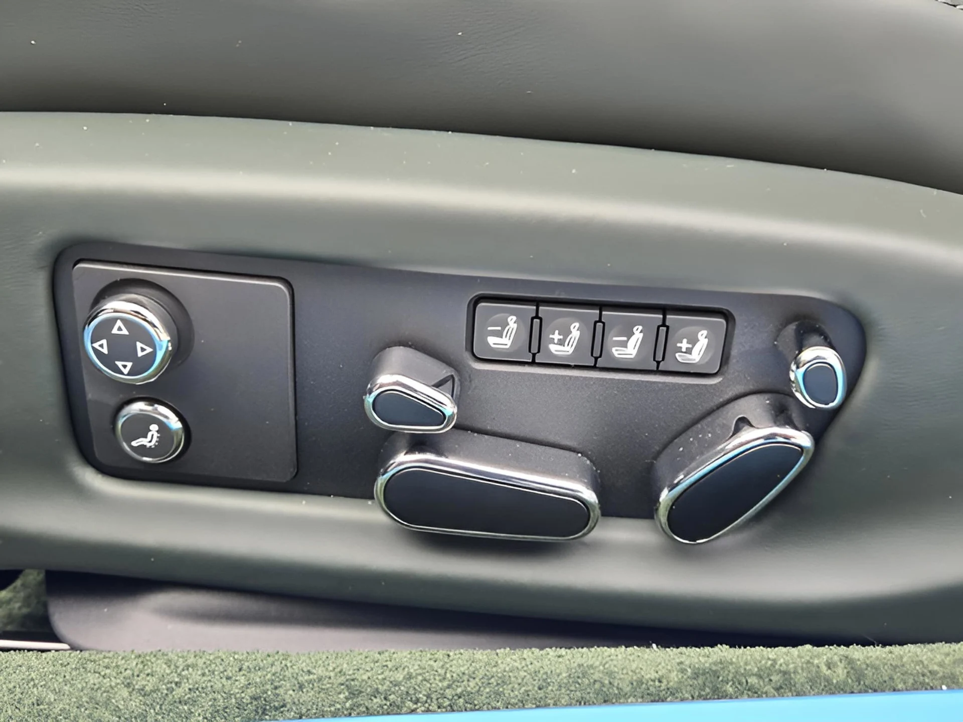 mph029_2339732352_b1f17f6eb7a5032ccd99a9b8af44aef9x_b58ef156f1