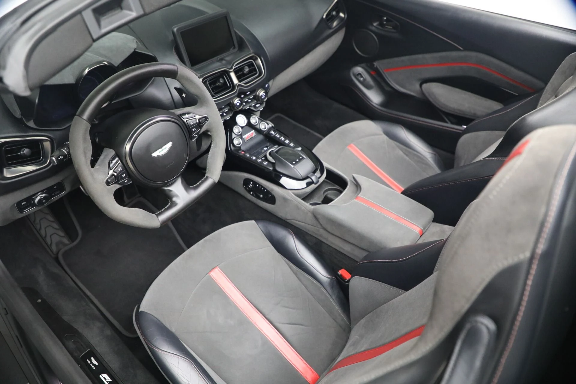 mph029_2346497252_Used_2023_Aston_Martin_Vantage_F1_Edition_1784727117_9dbf0fbc52