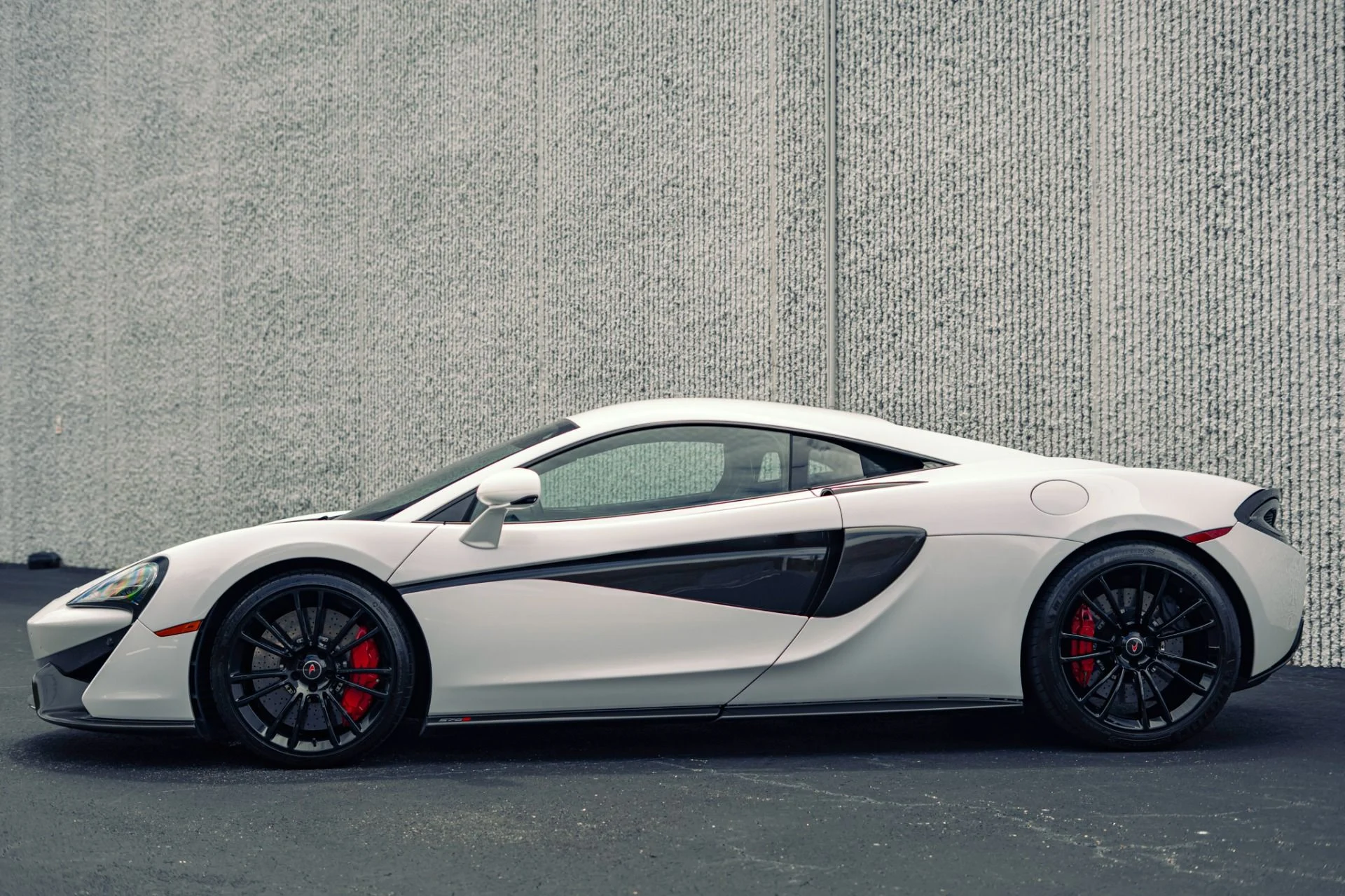 mph029_2356721658_Used_2016_Mc_Laren_570_S_w_a_236_K_MSRP_LOADED_w_MSO_Carbon_Options_1776279774_4ffb98199e