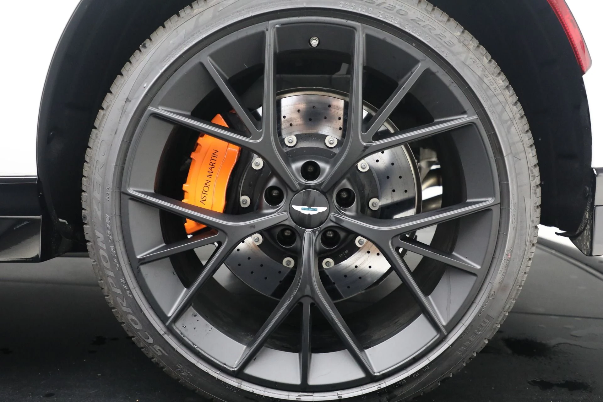 mph029_2359061039_New_2025_Aston_Martin_DBX_707_707_50cb048ebd