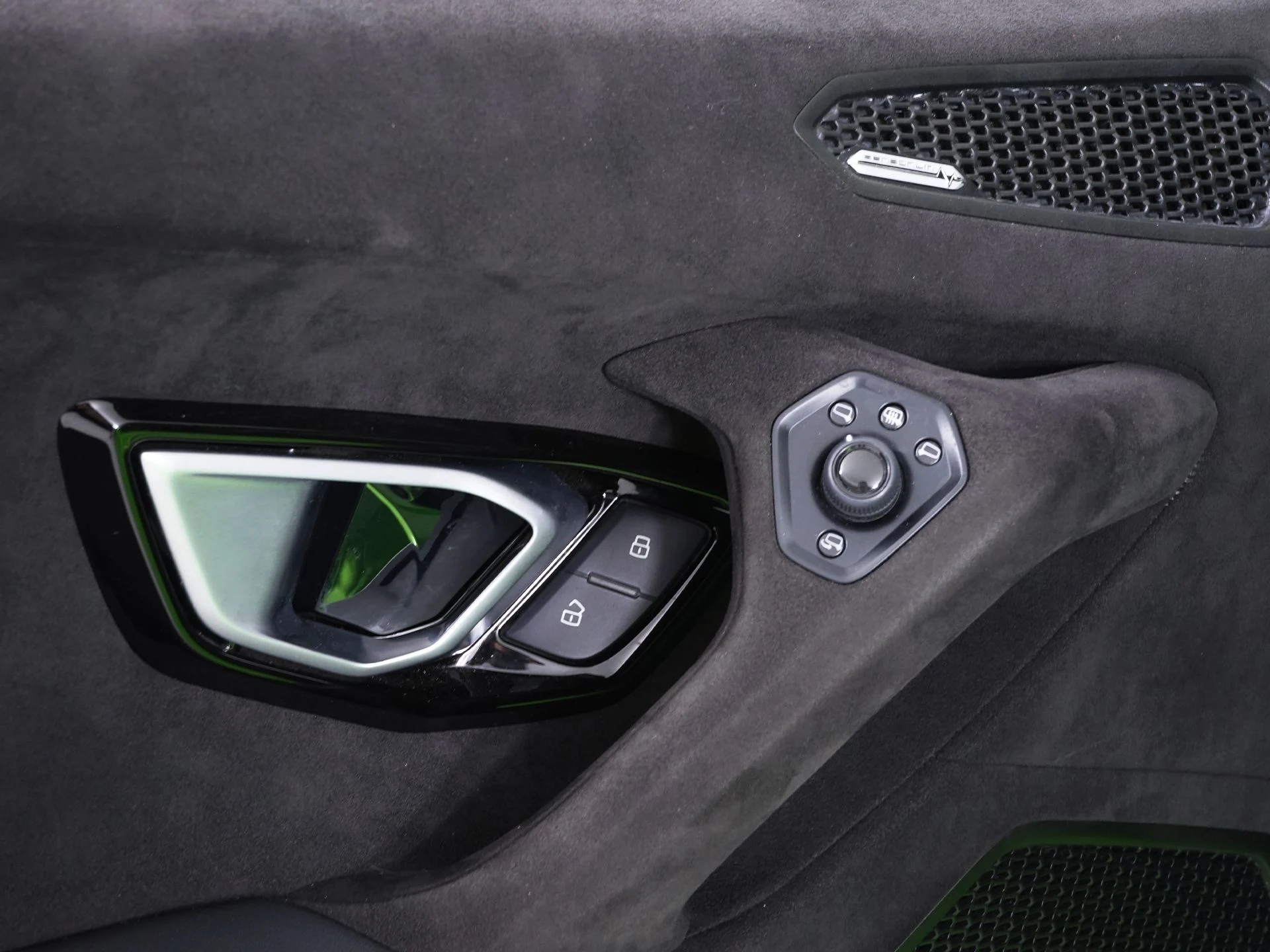 mph029_2359477413_18ab6379600e11d9c3e379b5523f22d0x_8709a440fc